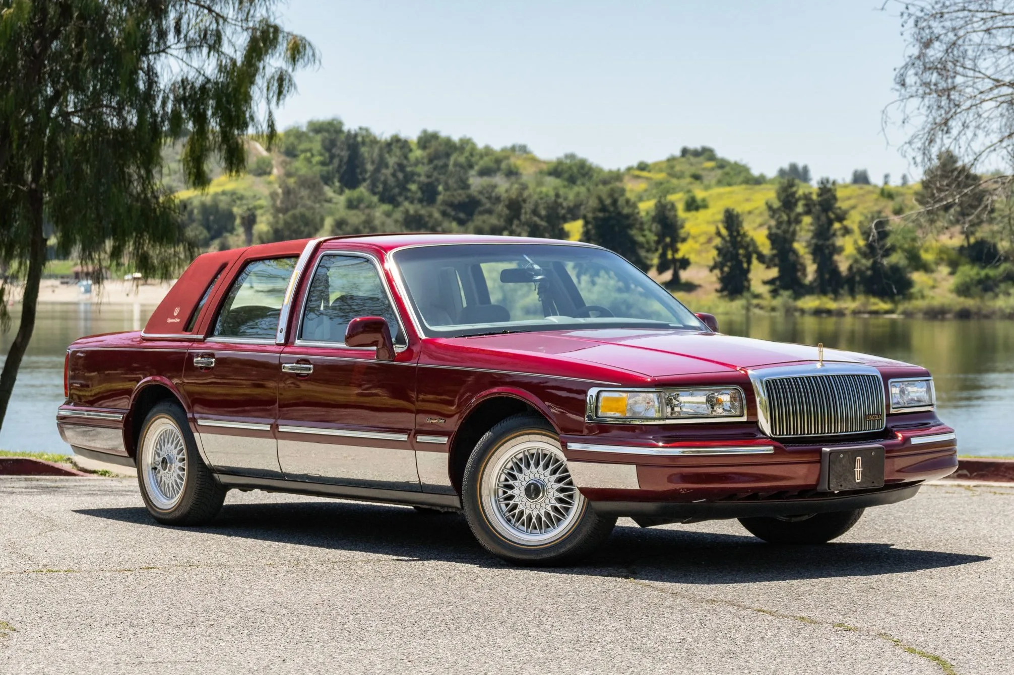 14K Mile 1997 Lincoln Town Car Signature For Sale On Bat Auctions Closed On May 17 2023 Lot