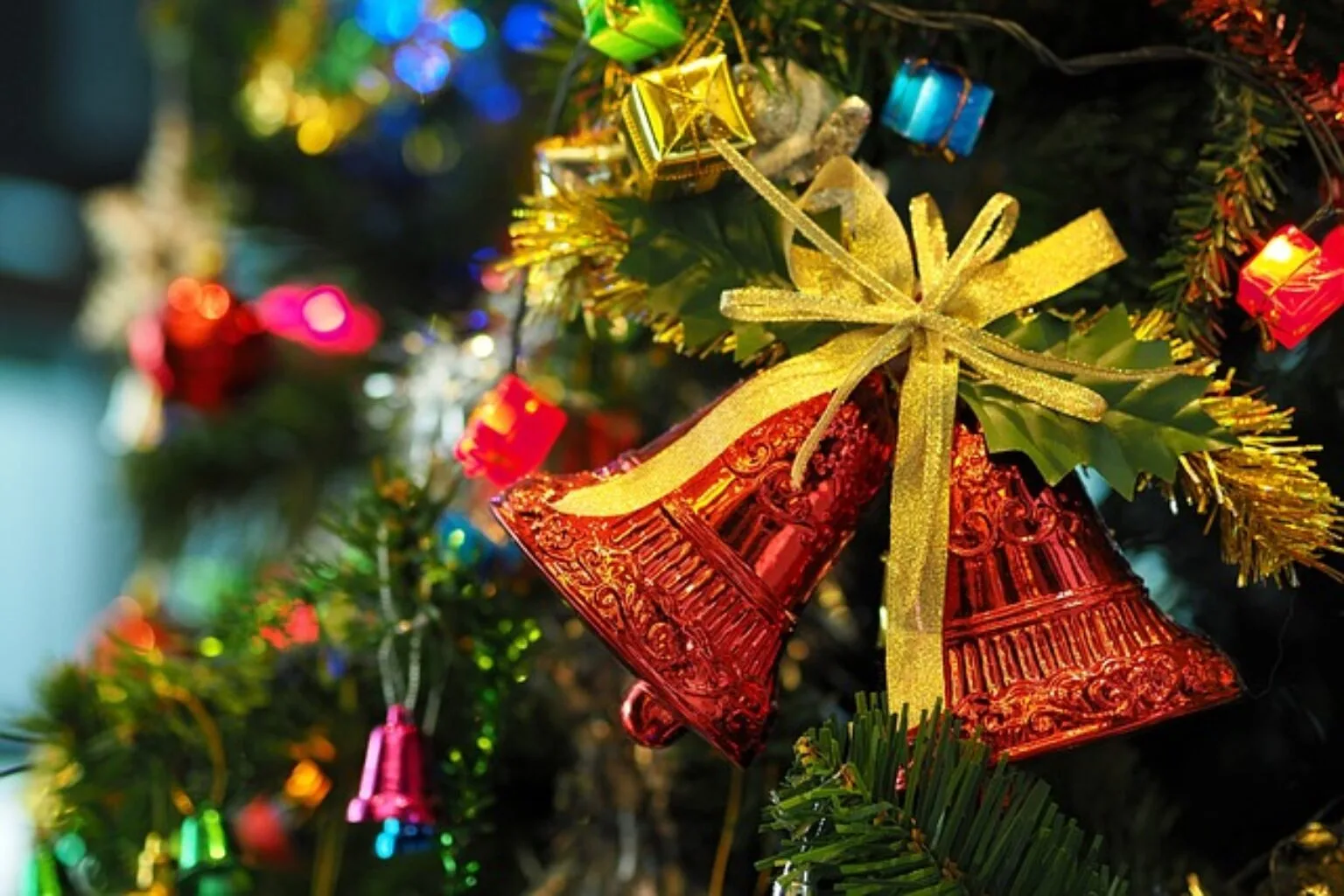 15 Meaningful Symbols Of Christmas And What They Mean