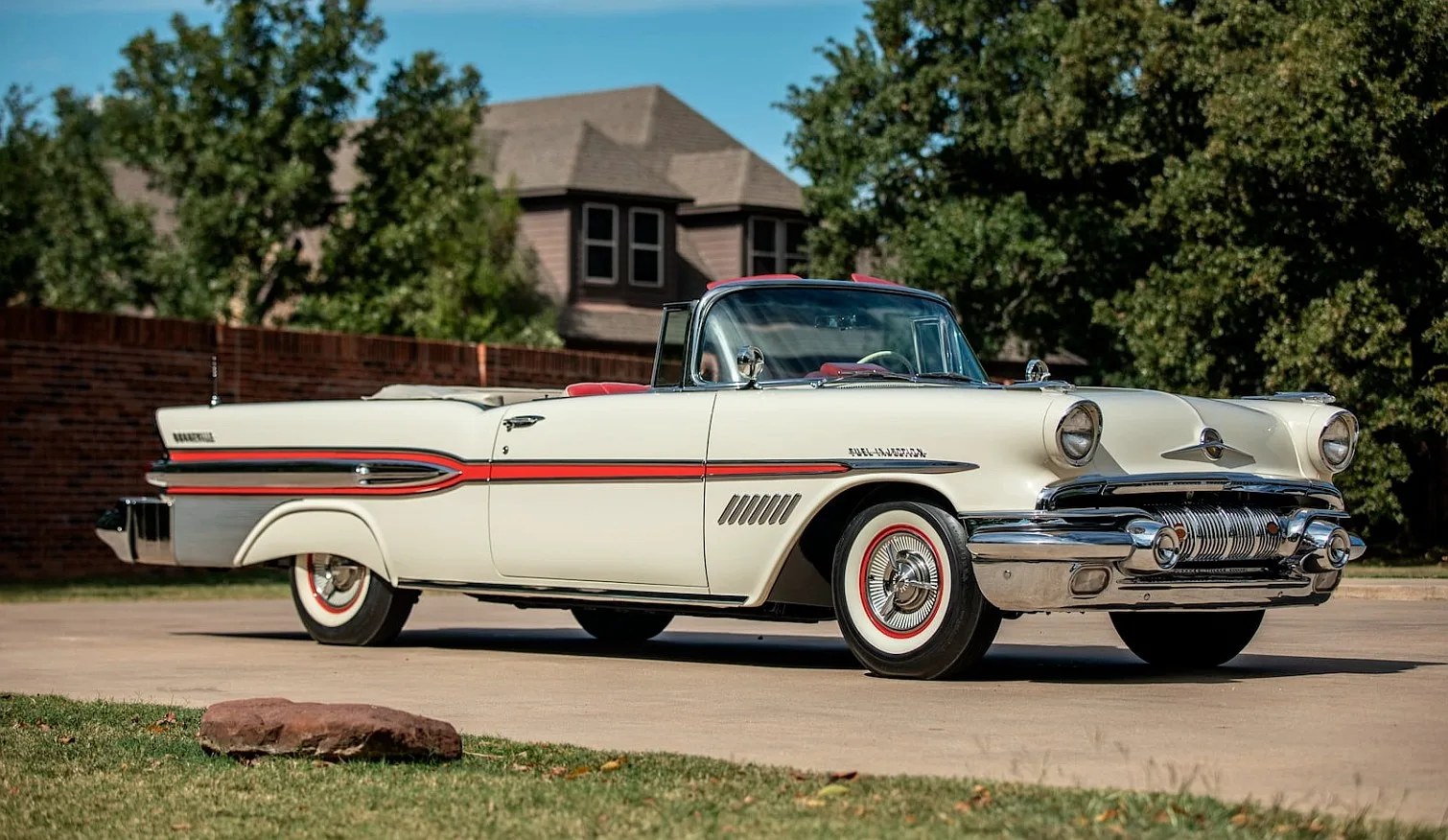 1957 Pontiac Bonneville Is A One Year Wonder Loaded With Luxury Features Autoevolution
