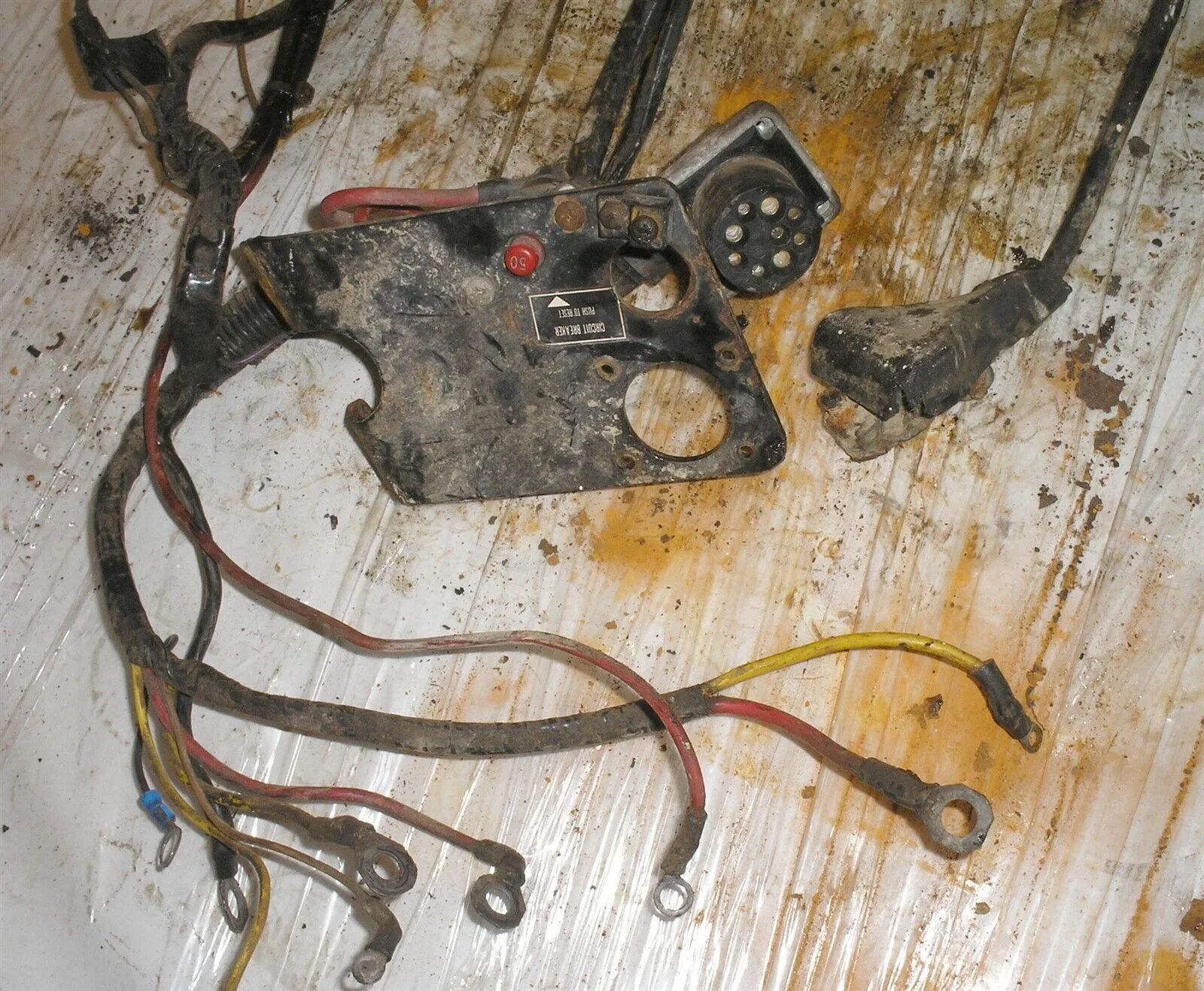 198 Hp Mercruiser 898 V8 Gm 305Ci 5 0 Wiring Harness Main Relay Male Female Plug Internal