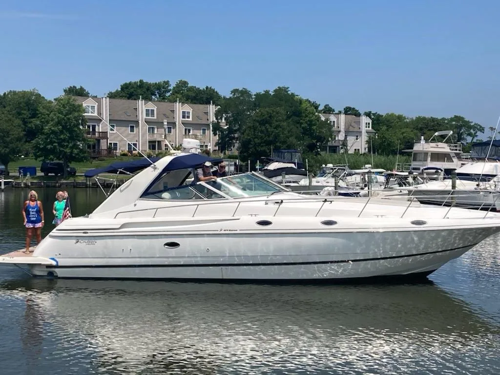 2001 Cruisers Yachts 4270 Express Croiseurs Rapides À Vendre Yachtworld