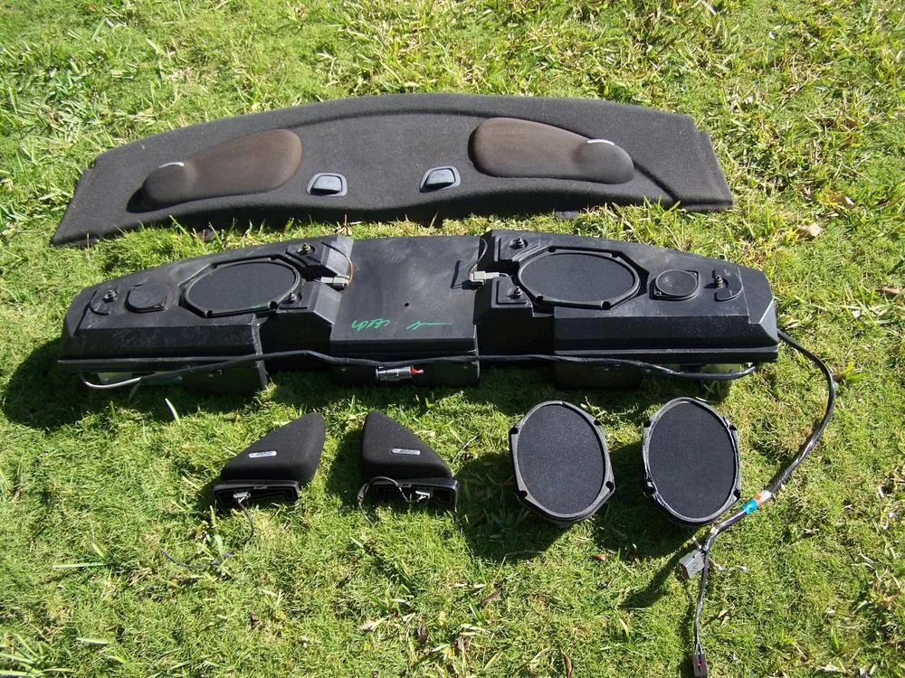 2001 Ford Mustang Speakers