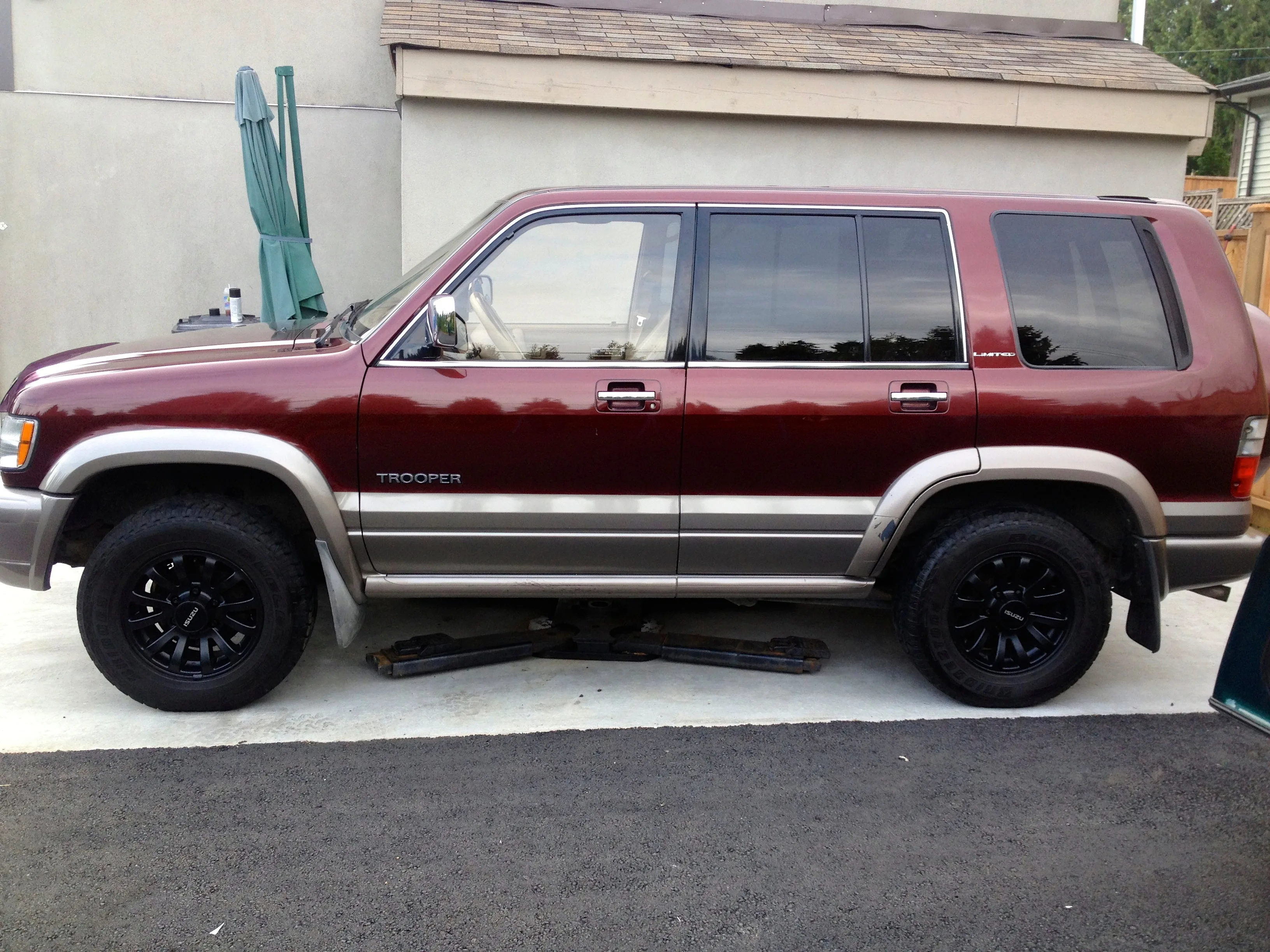 2001 Isuzu Trooper