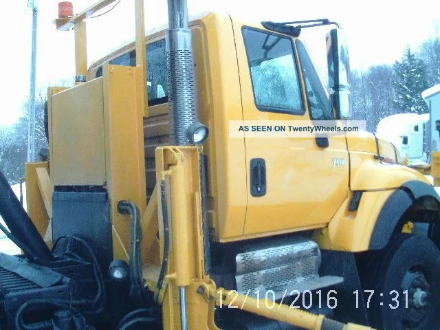 2003 International 7600