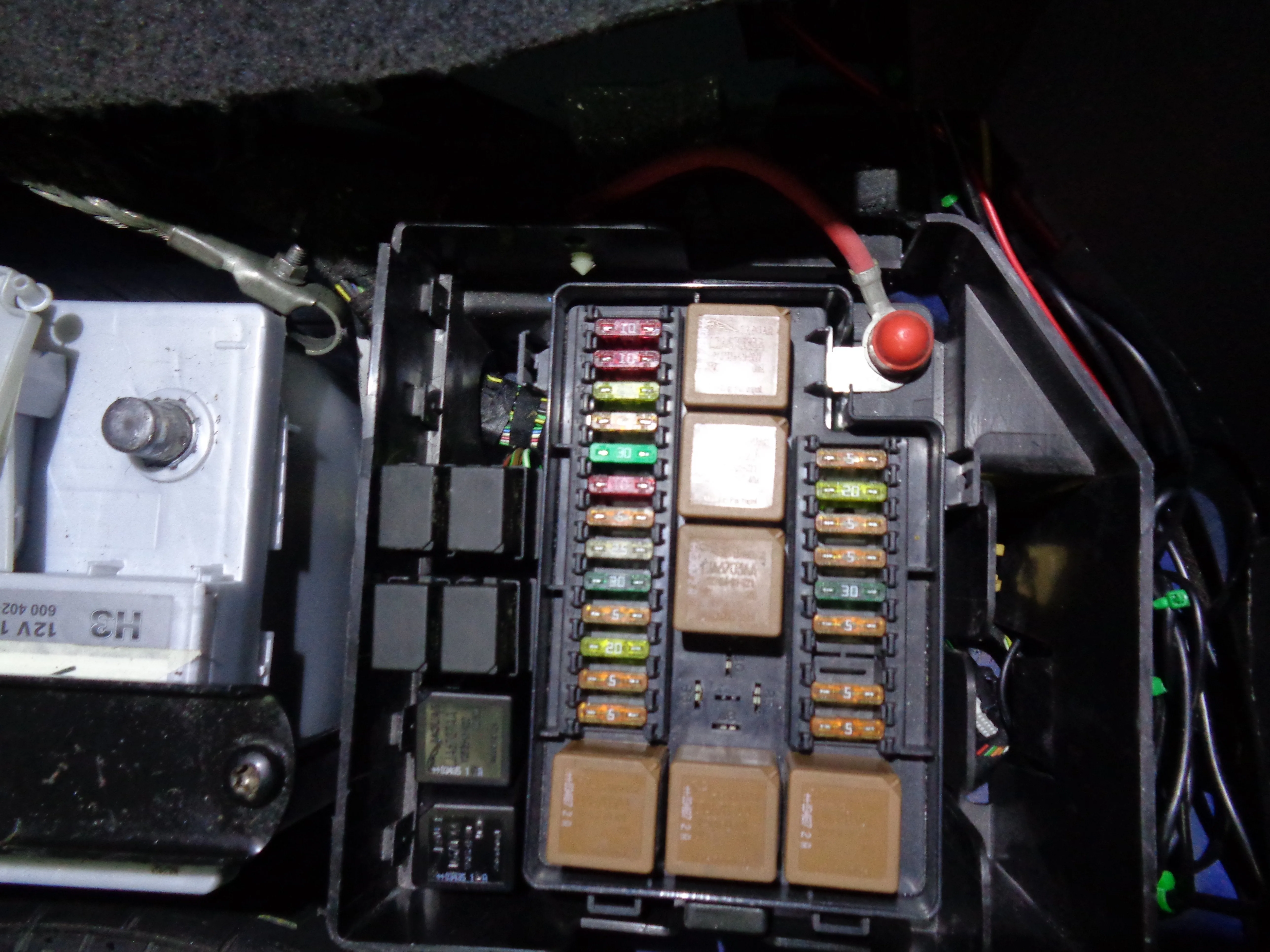 2004 Xk8 Xkr X100 Boot Fuse And Relay Unit Jaguar Forum