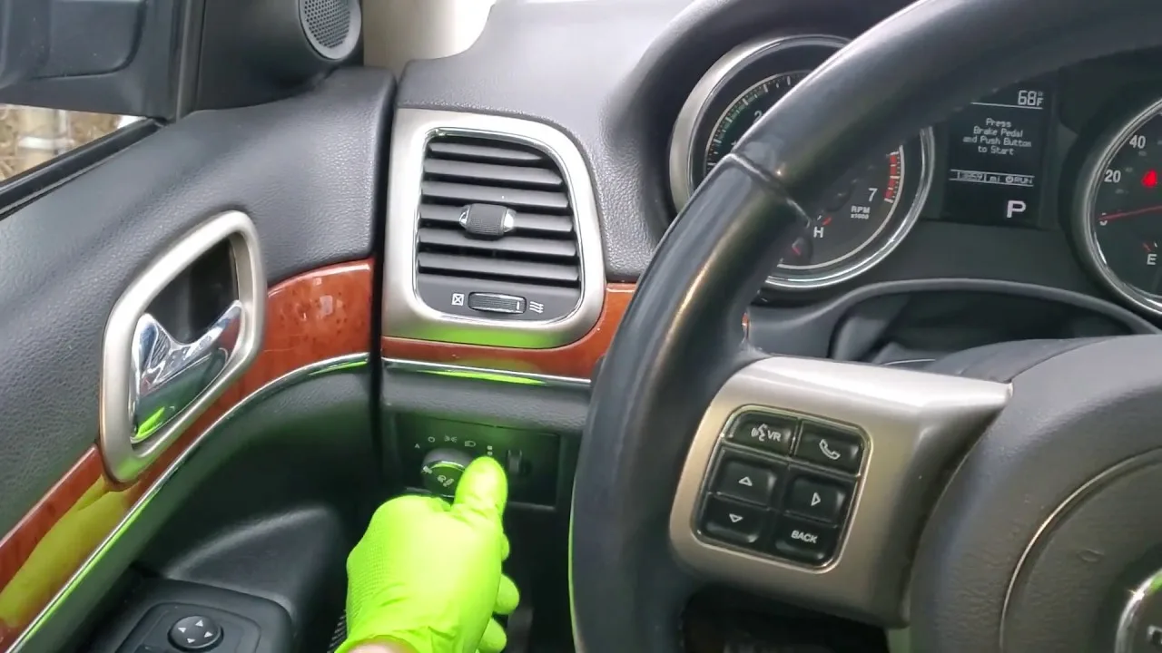 2005 Jeep Grand Cherokee Headlight Fuse Location