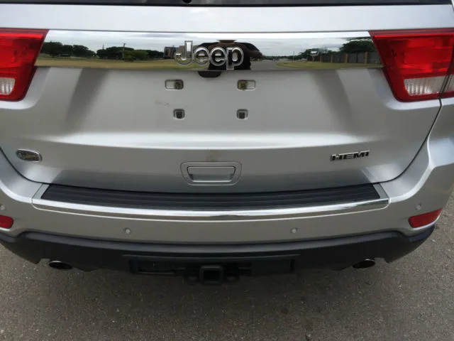 2011Jeep Grand Cherokee Overland V8 5 7L Hemi Dual Panel Panoramic Sunroof