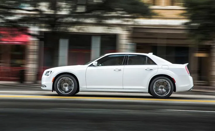 2015 Chrysler 300 V 8 Car And Driver