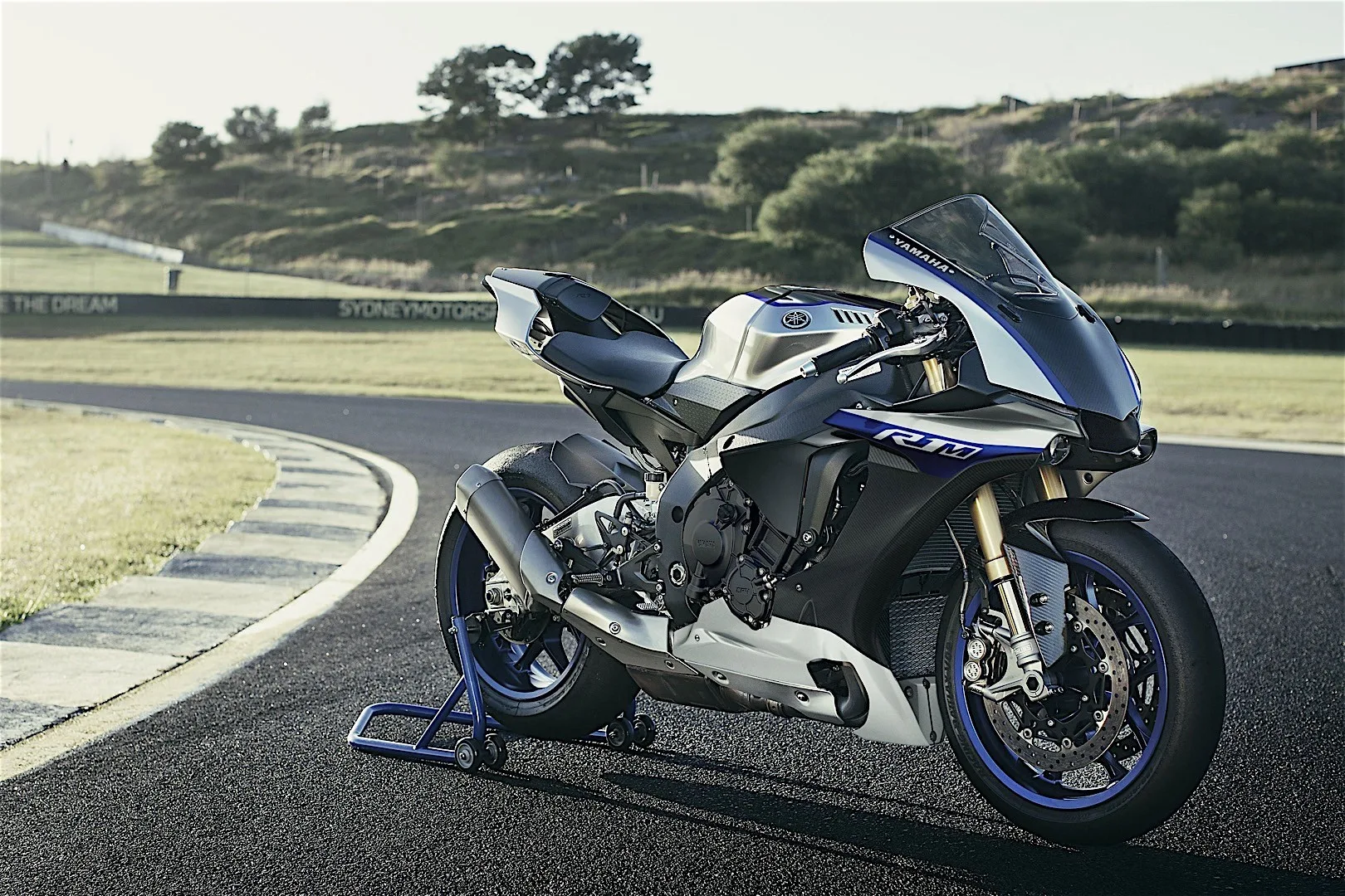 2017 Yamaha Range Gets New Colors Autoevolution
