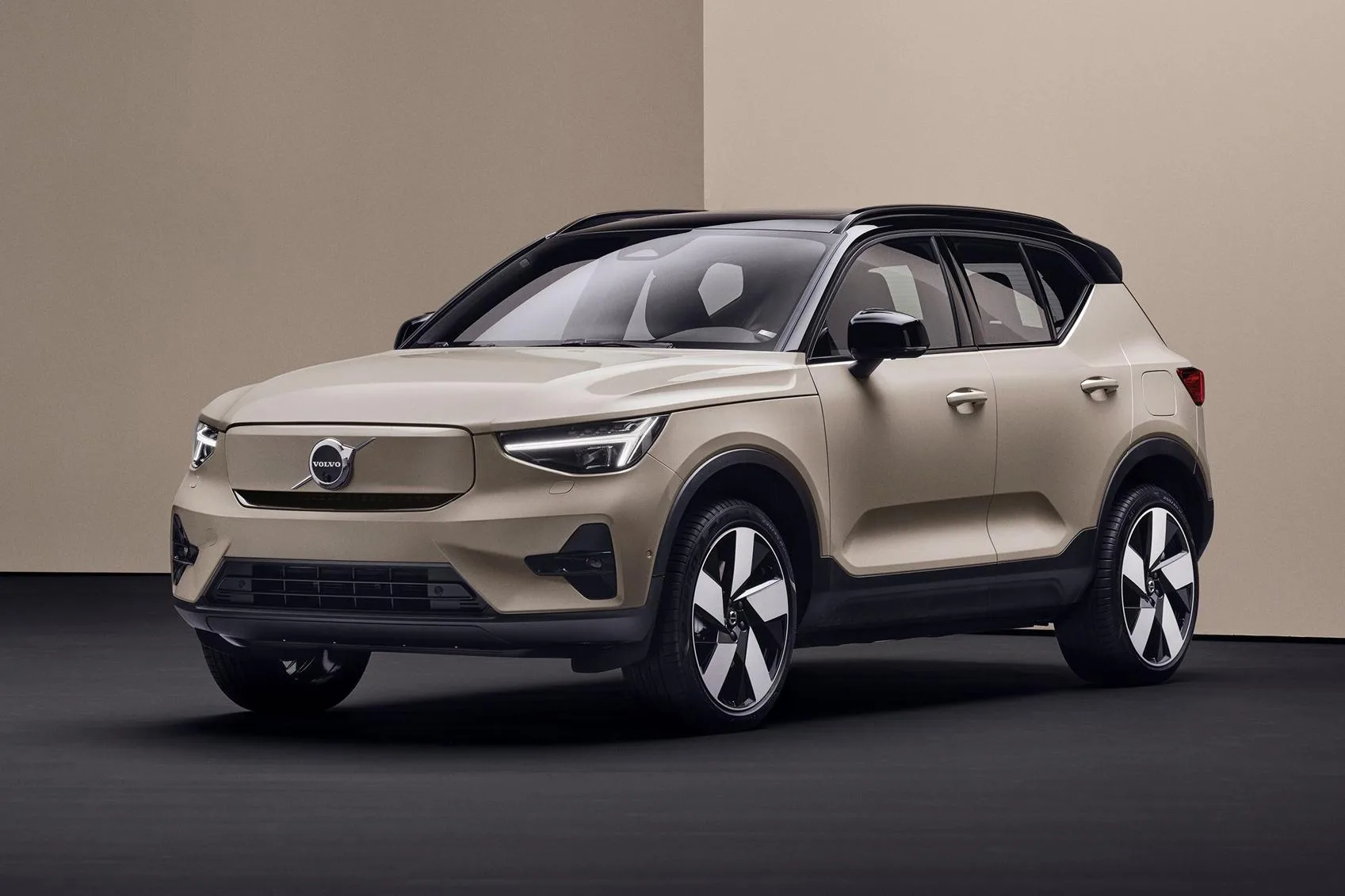 2025 Volvo Ex40 Price And Specs Electric Xc40 Gets A New Name Carexpert