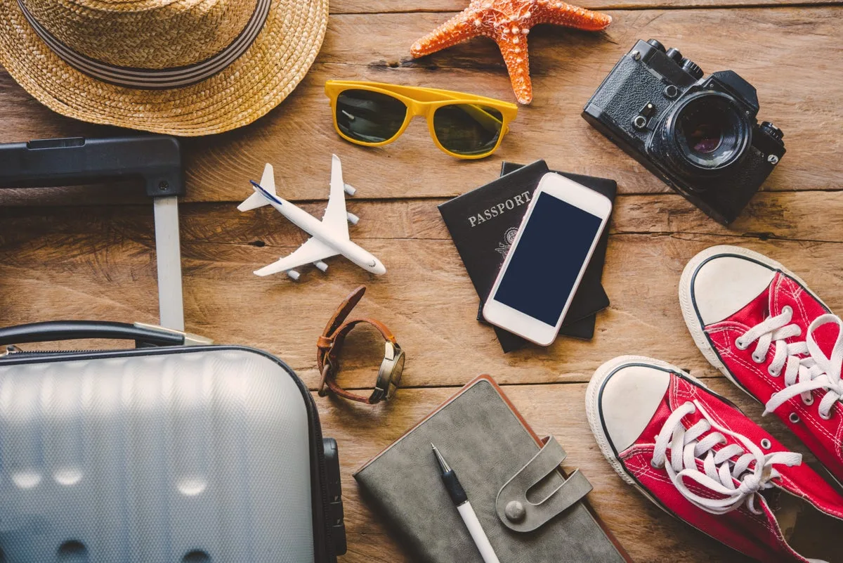 30 Ways To Stay Safe While Traveling The World Infographic
