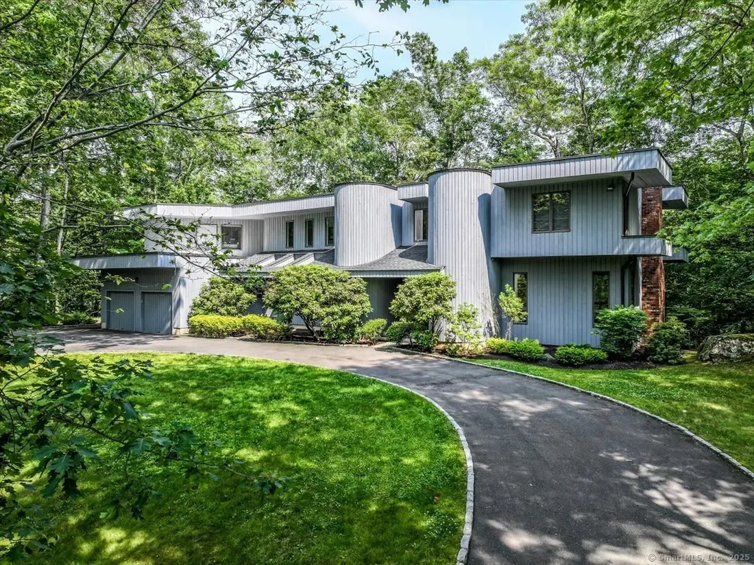 44 Deep Valley Road Stamford Ct 06903 In Stamford Connecticut United States For Sale 16045059