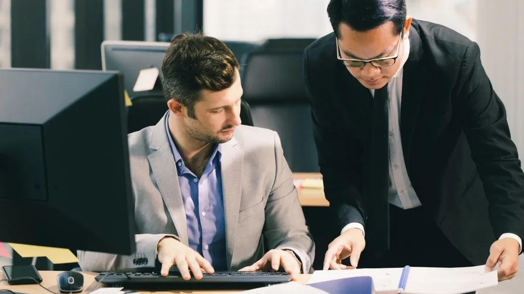 6 Tips On How To Be The Boss Without Being Bossy