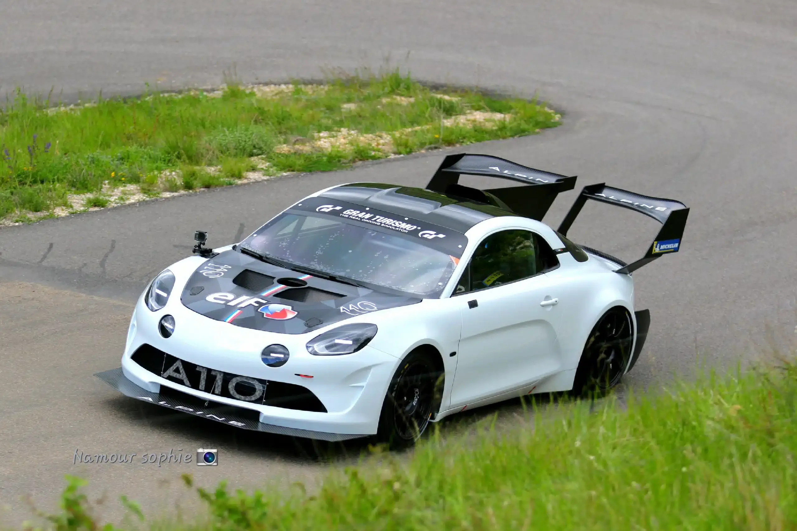 Alpine A110 Pikes Peak L Impressionnante Berlinette En Essai Dans La Drôme Les Voitures