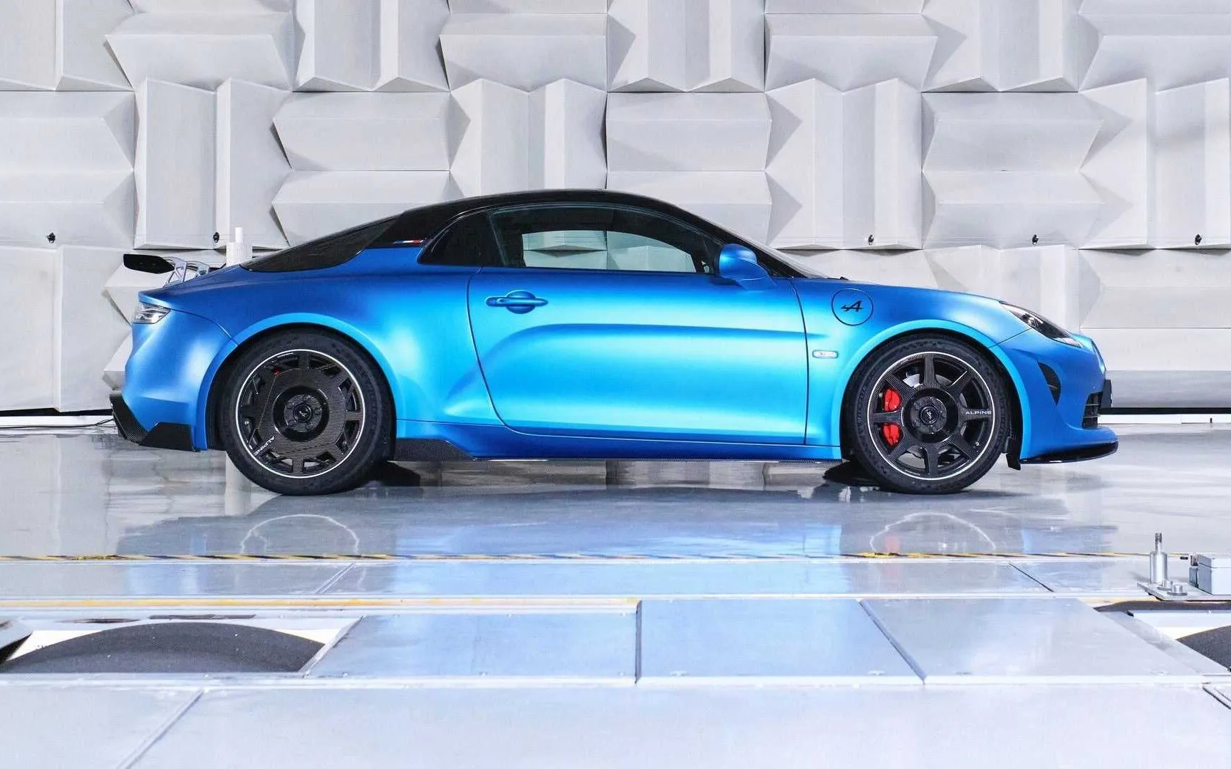 Alpine A110 R Adds Lightness And Gets Track Treatment Nz Autocar