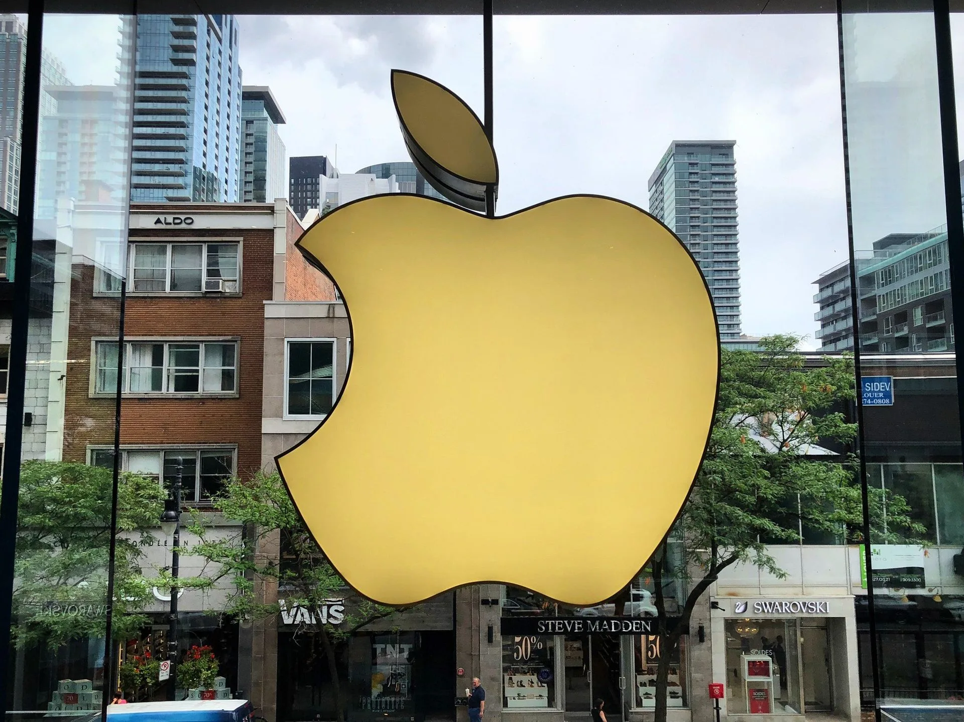 Apple Is Opening A New Office In Downtown Montreal Imore