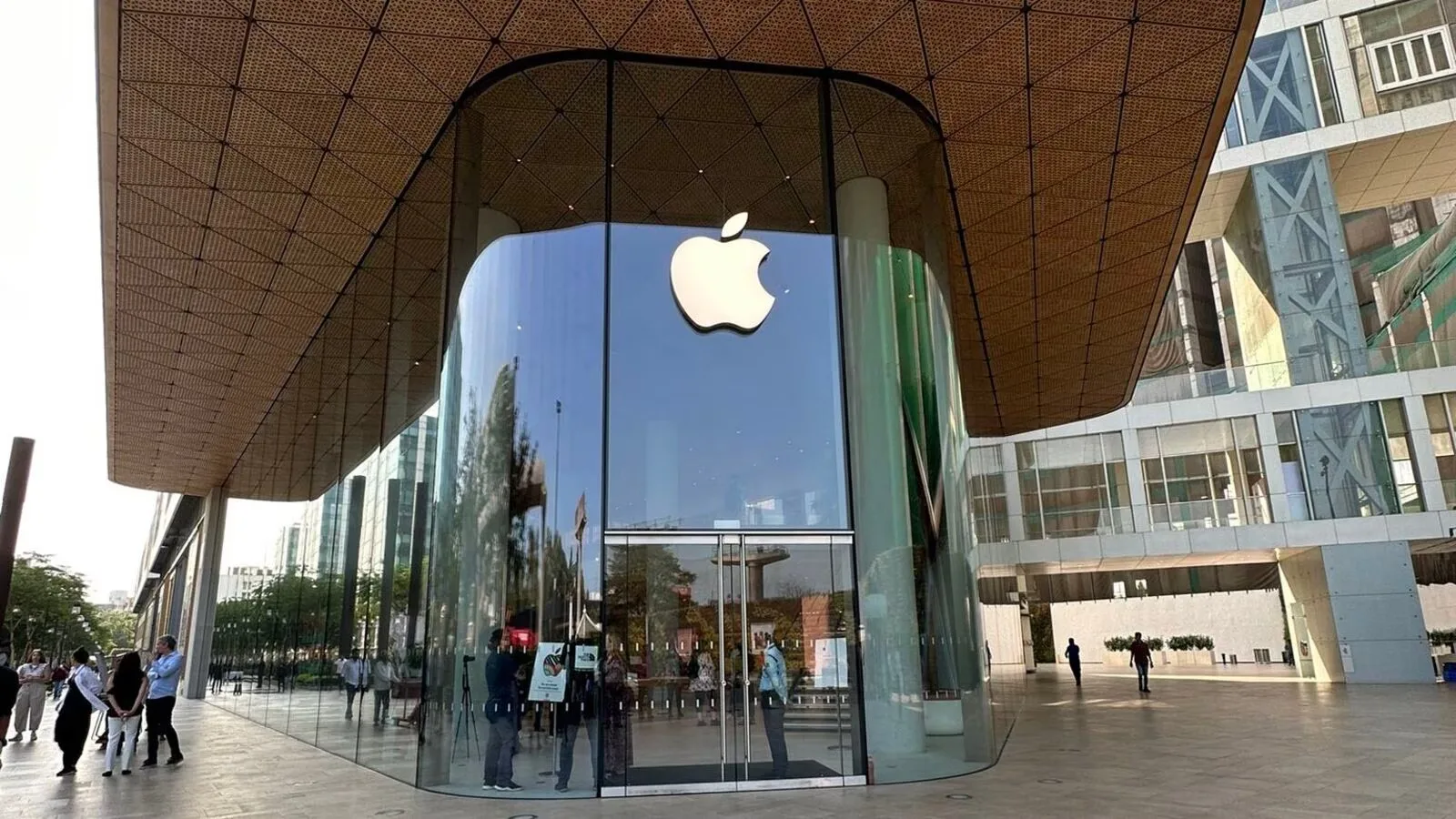Apple Store Ventures In Mumbai India Commercial Design India