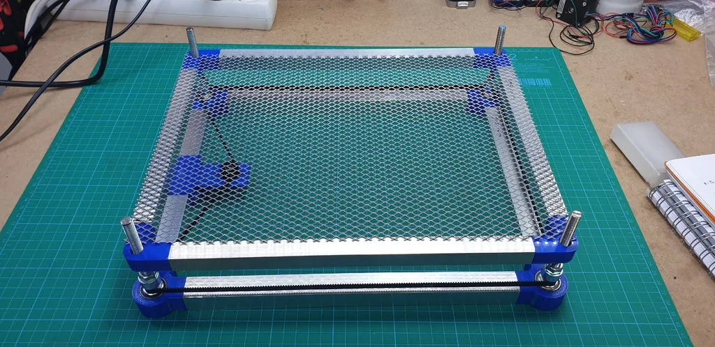 Archivo 3D Gratis Cama Manual Ajustable Para Láser De Co2 K40 Diseño De Impresión 3D Para
