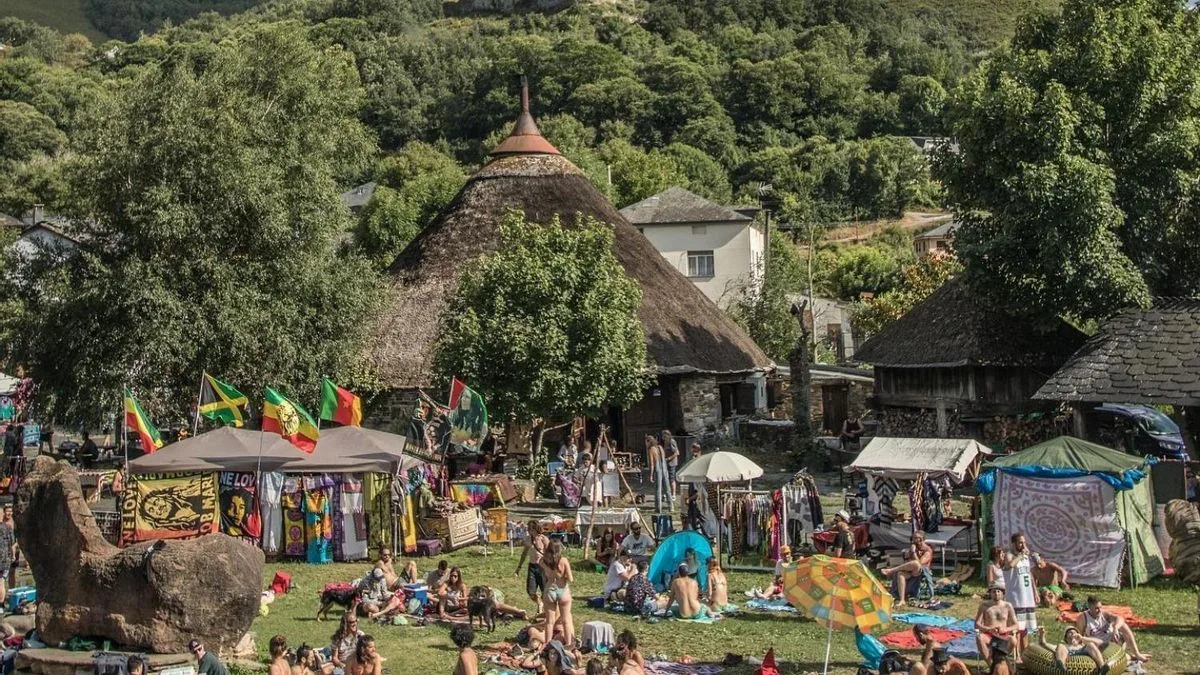 Balboa El Pueblo De León Con 60 Habitantes Que Acoge Tres Exitosos Festivales De Música Cada Verano