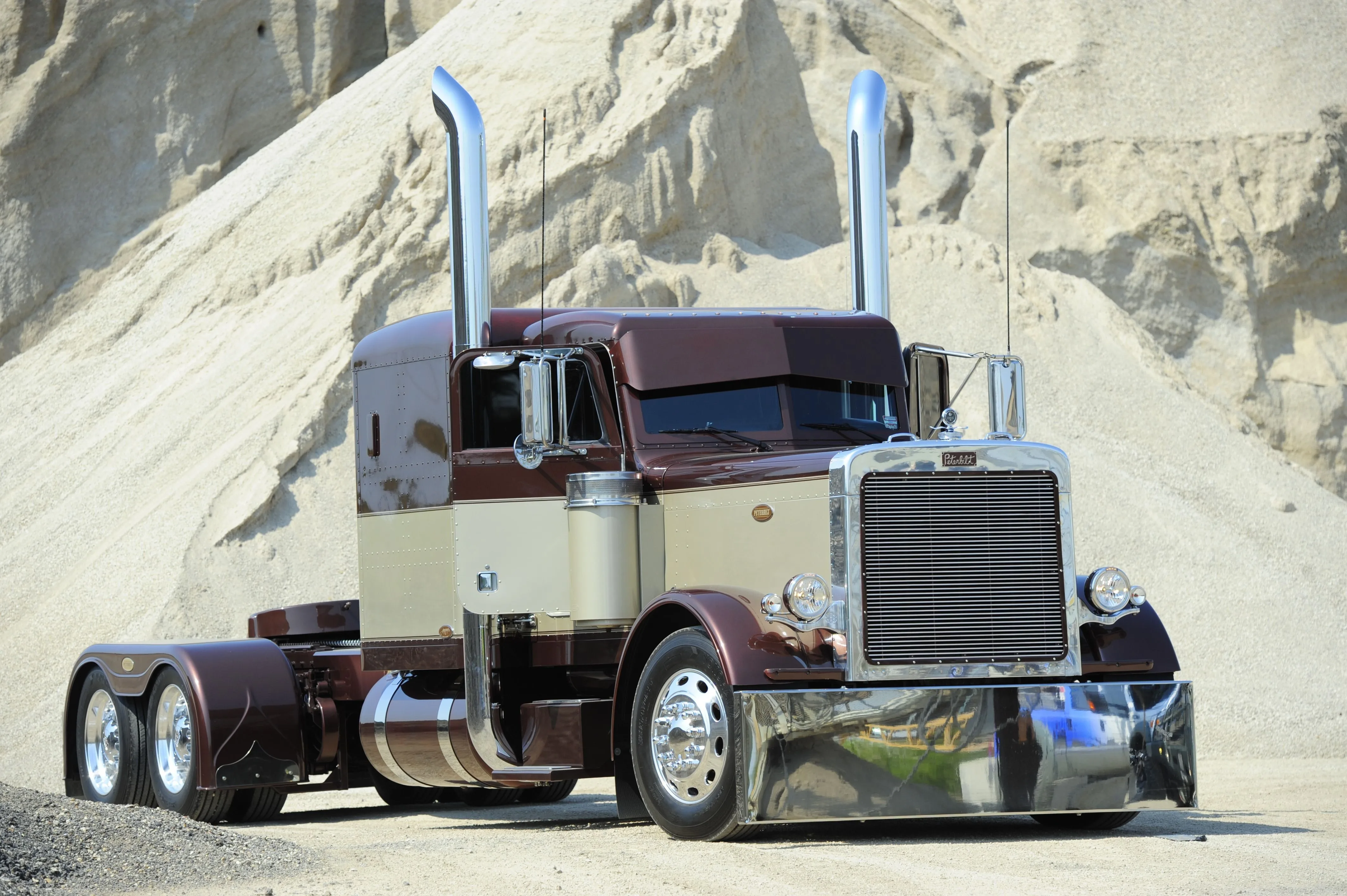 Beautiful Pics Of 379 Peterbilt Peterbilt Trucks Peterbilt Big Rig Trucks