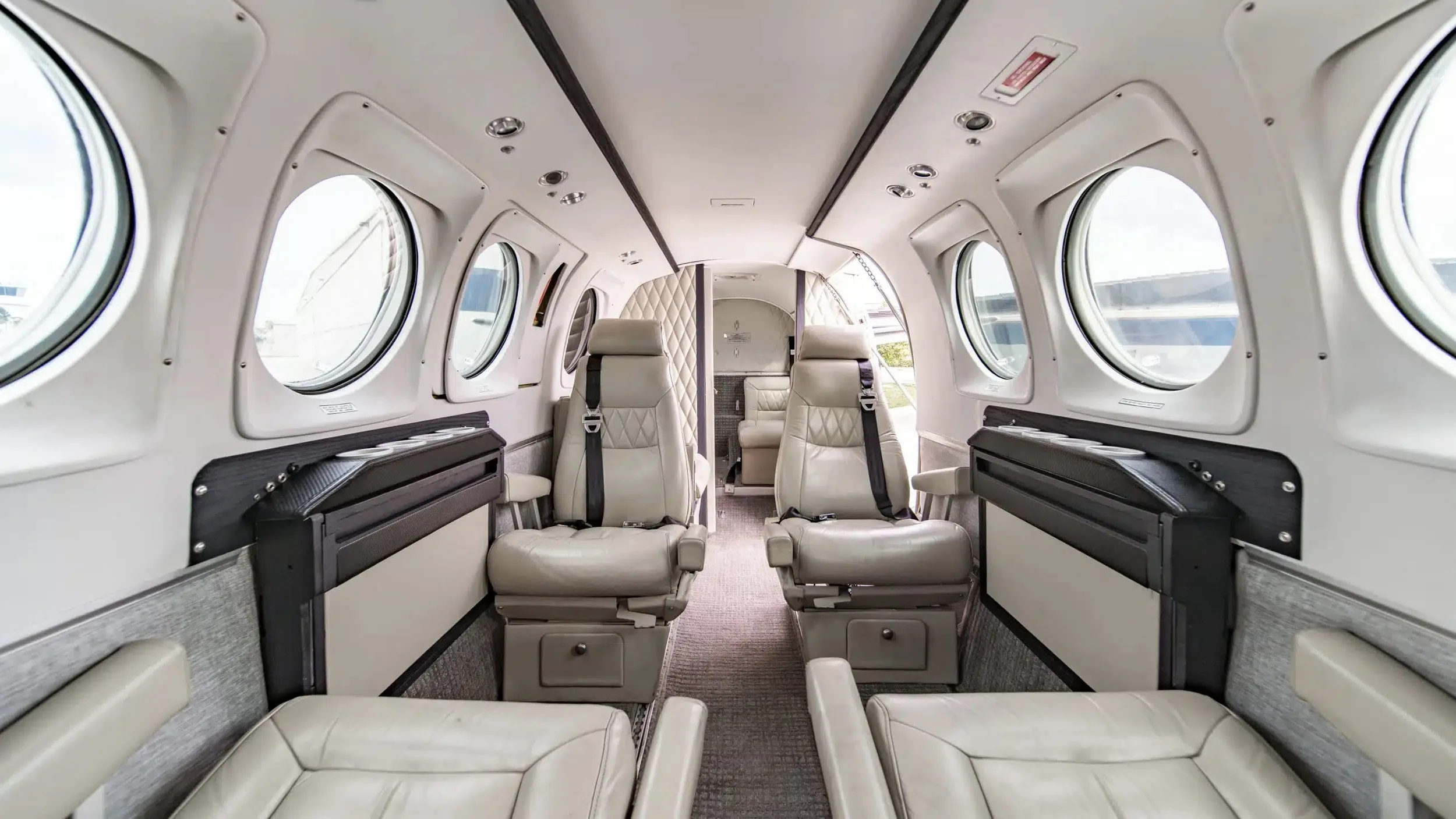 Beechcraft King Air C90 For Sale Fl Us 8361 Hrs N Avbuyer