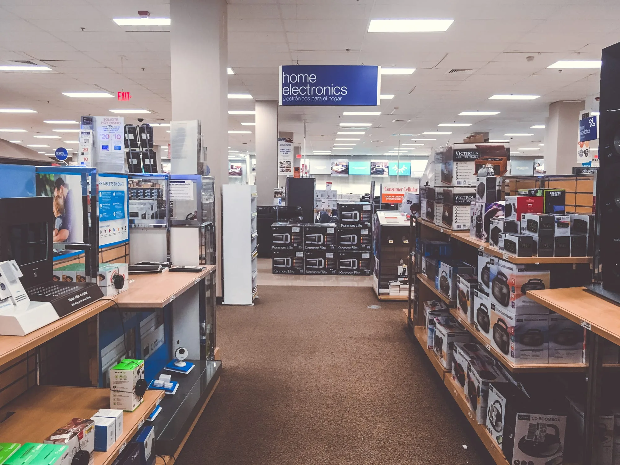 Best Buy And Sears Sell Electronics Which Store Is Better Business Insider