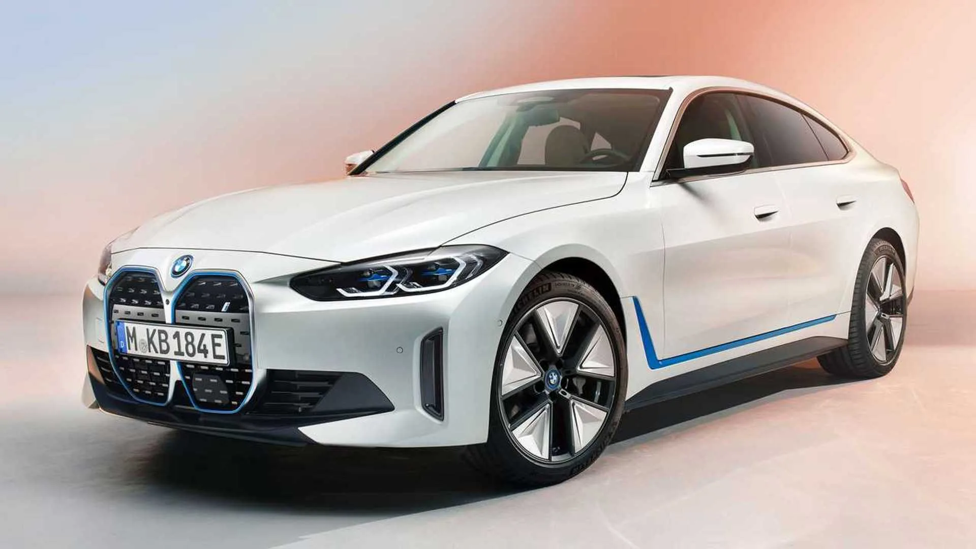Bmw I4 Electric Sedan Revealed With Up To 523 Hp 300 Miles Epa Range
