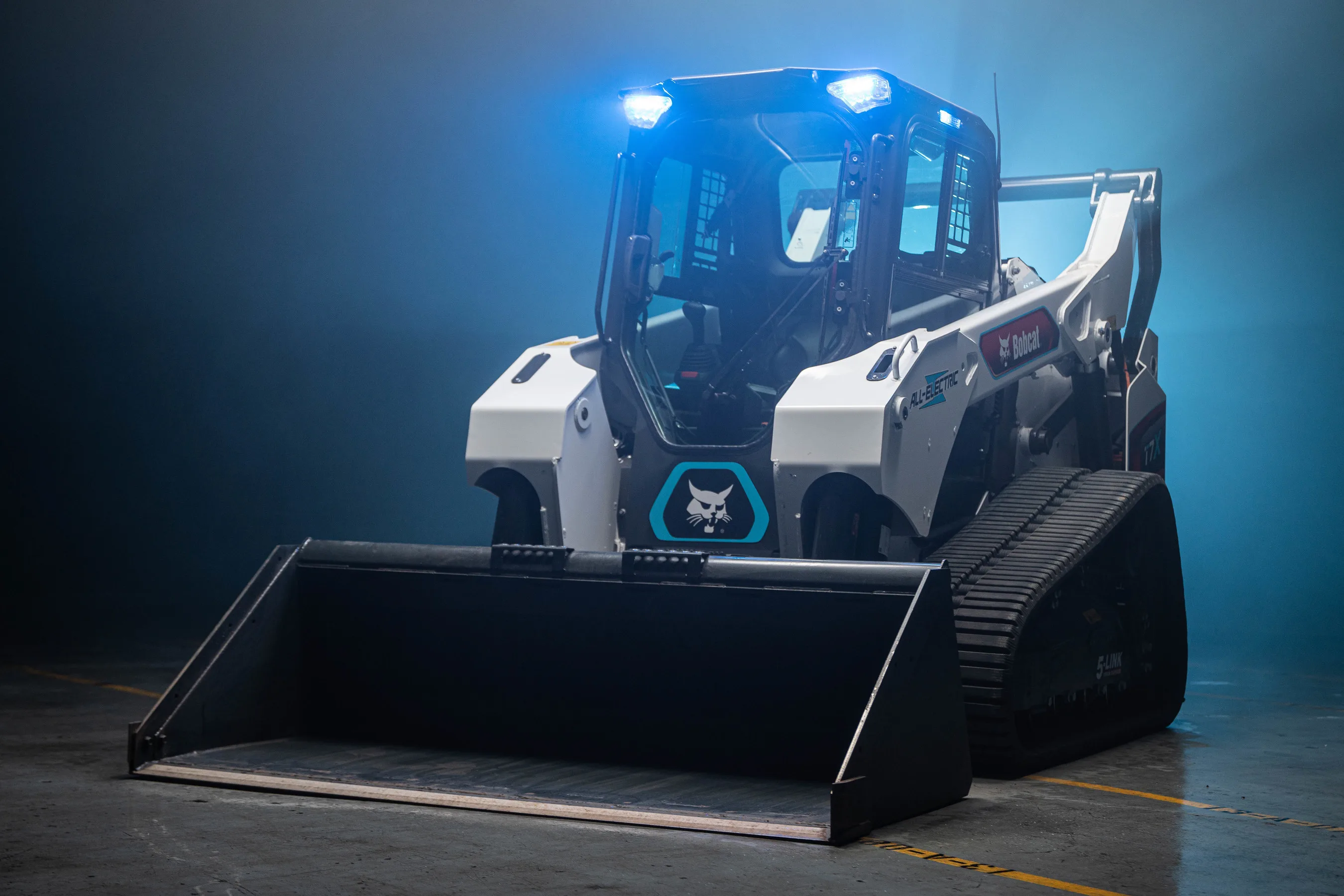 Bobcat Unveils All Electric Compact Track Loader At Ces 2022