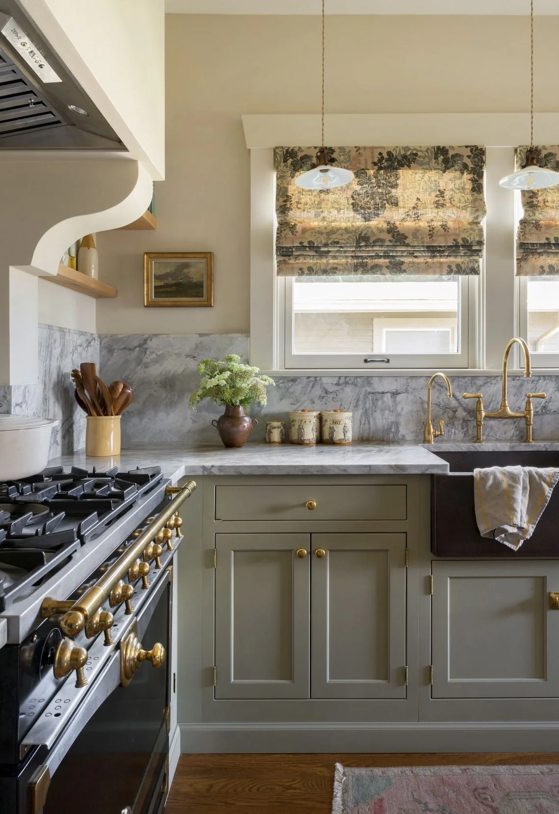 Custom Layout For Small Kitchen