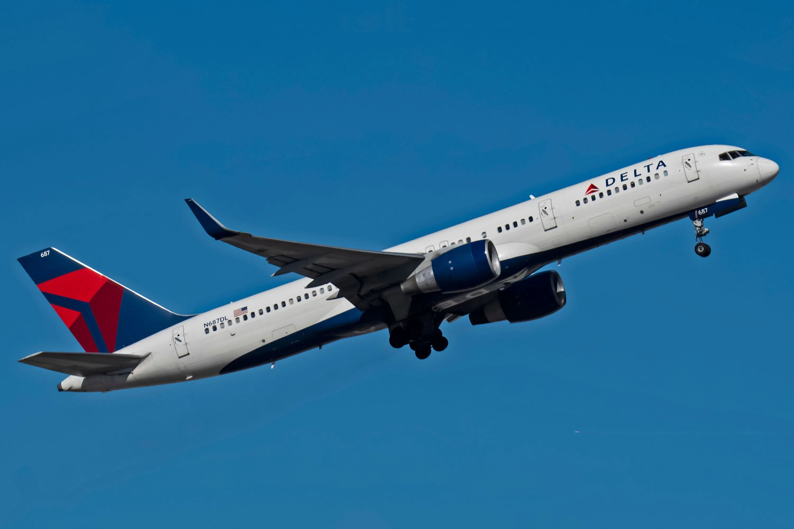 Delta Air Lines Boeing 757 Engine Catches Fire Taking Off From John Wayne Airport