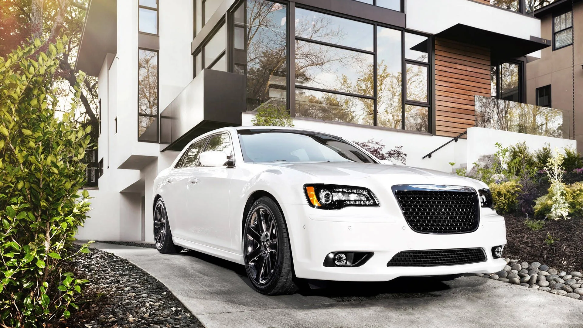 Download Chrysler Luxury Car Wallpaper