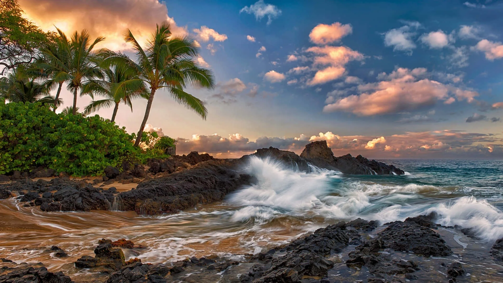 Download Coast Of Maui Wallpaper