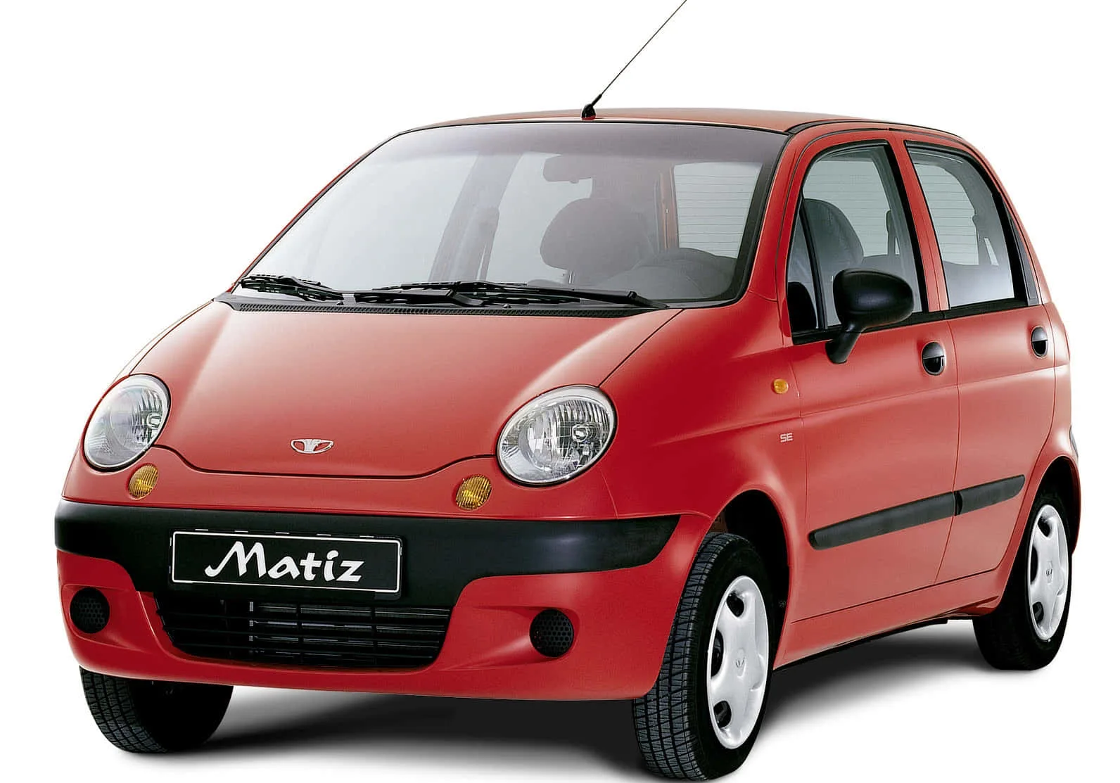 Download Daewoo Automobile On The Road Wallpaper