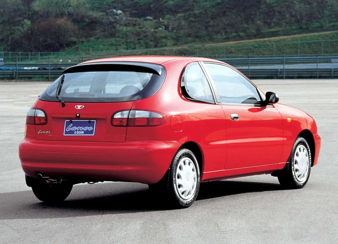 Download Daewoo Lanos In Pristine Condition Wallpaper