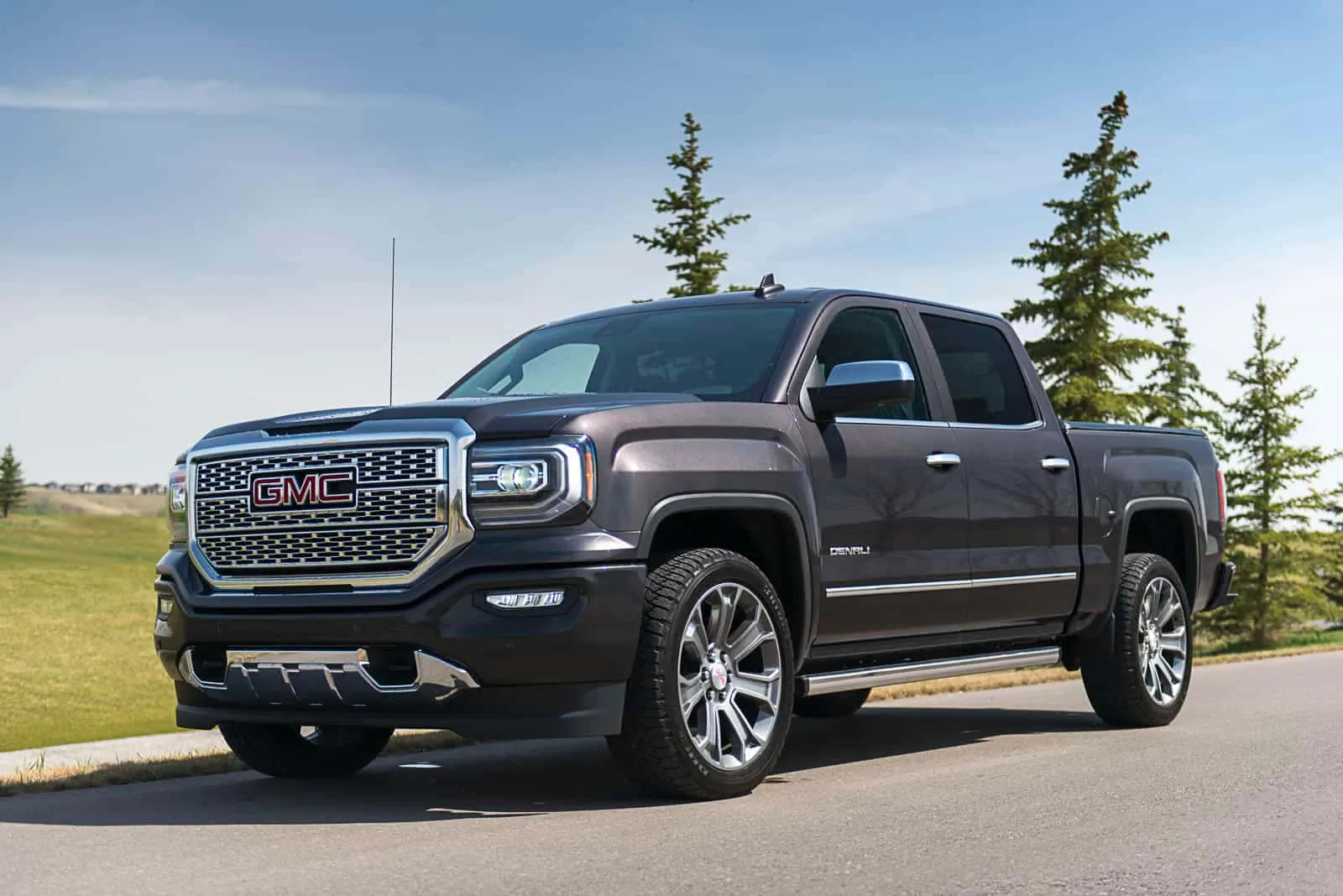 Download Experience The Luxury Of Gmc