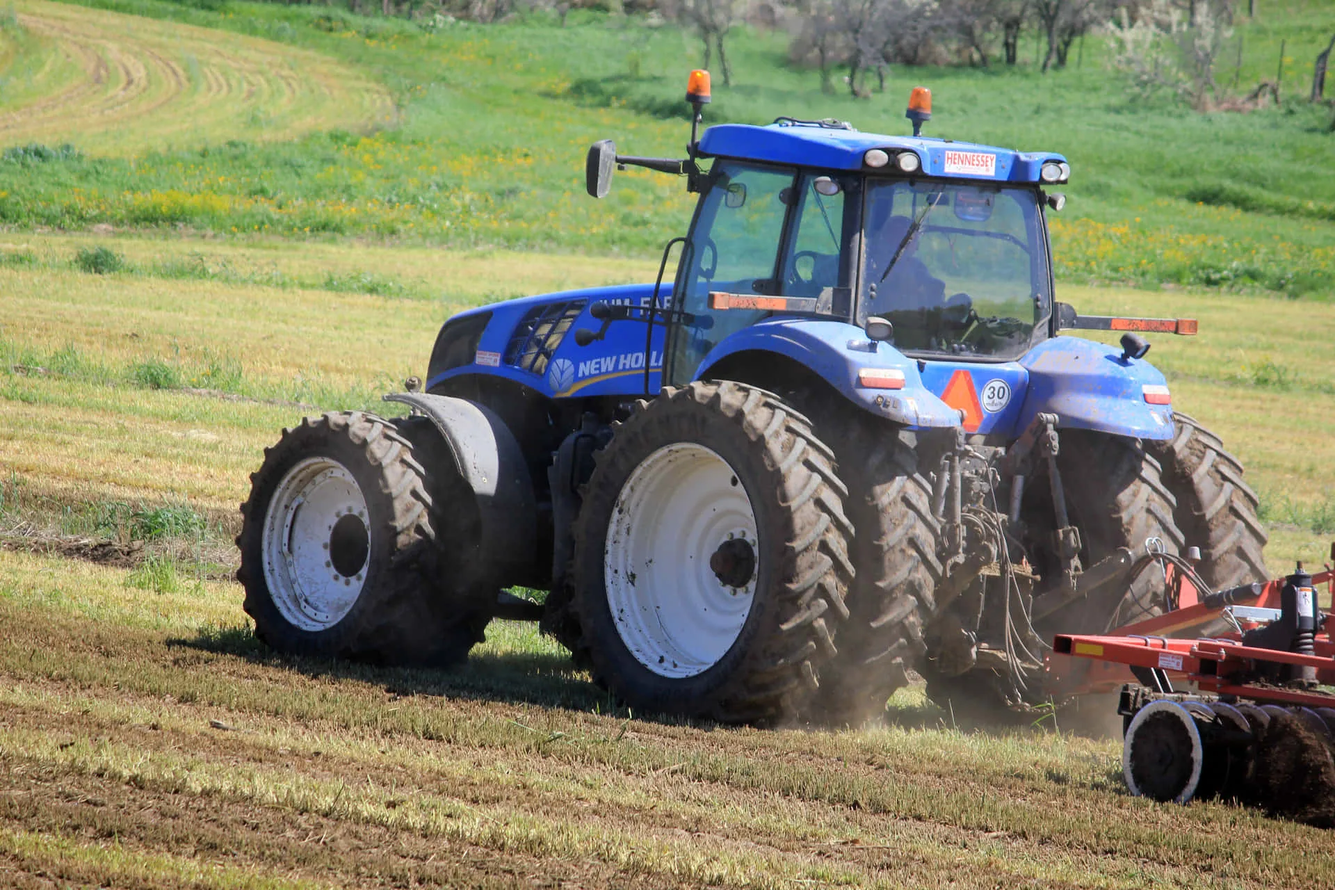 Download Operating Driveless Tractor Picture