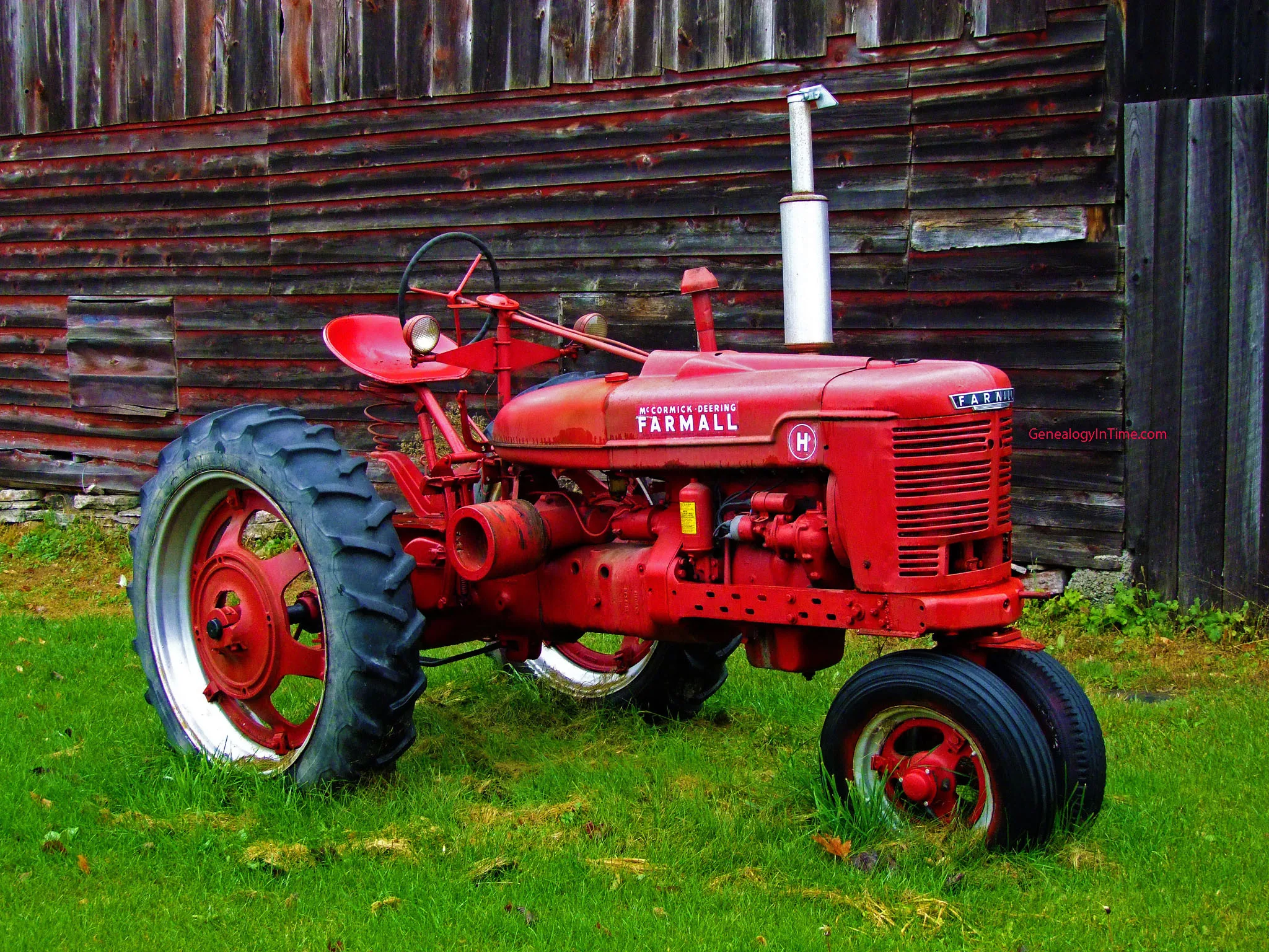 Download Tractor Vehicle Farmall Tractor Hd Wallpaper