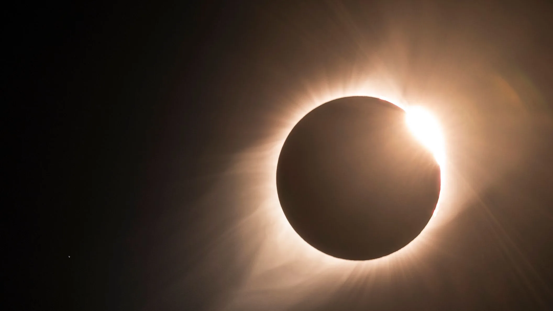 Eclipse Total 2024 Monterrey 2024 Elana Harmony