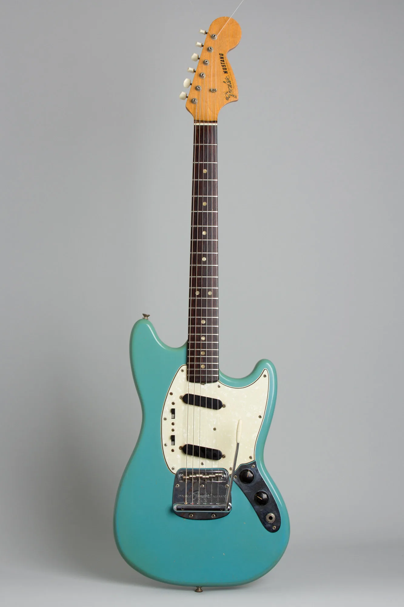 Fender Mustang Solid Body Electric Guitar 1967 Retrofret