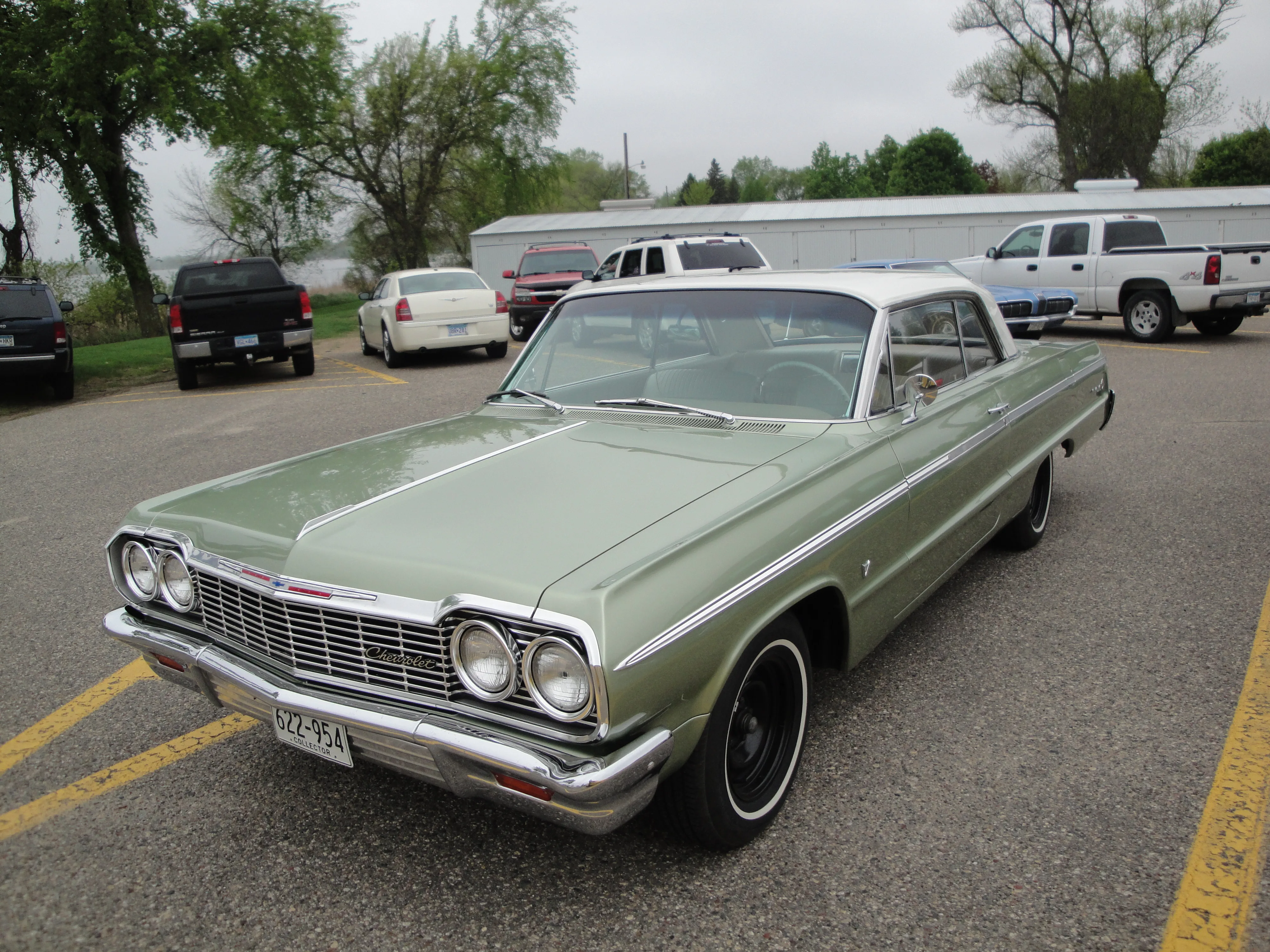 File 64 Chevrolet Impala