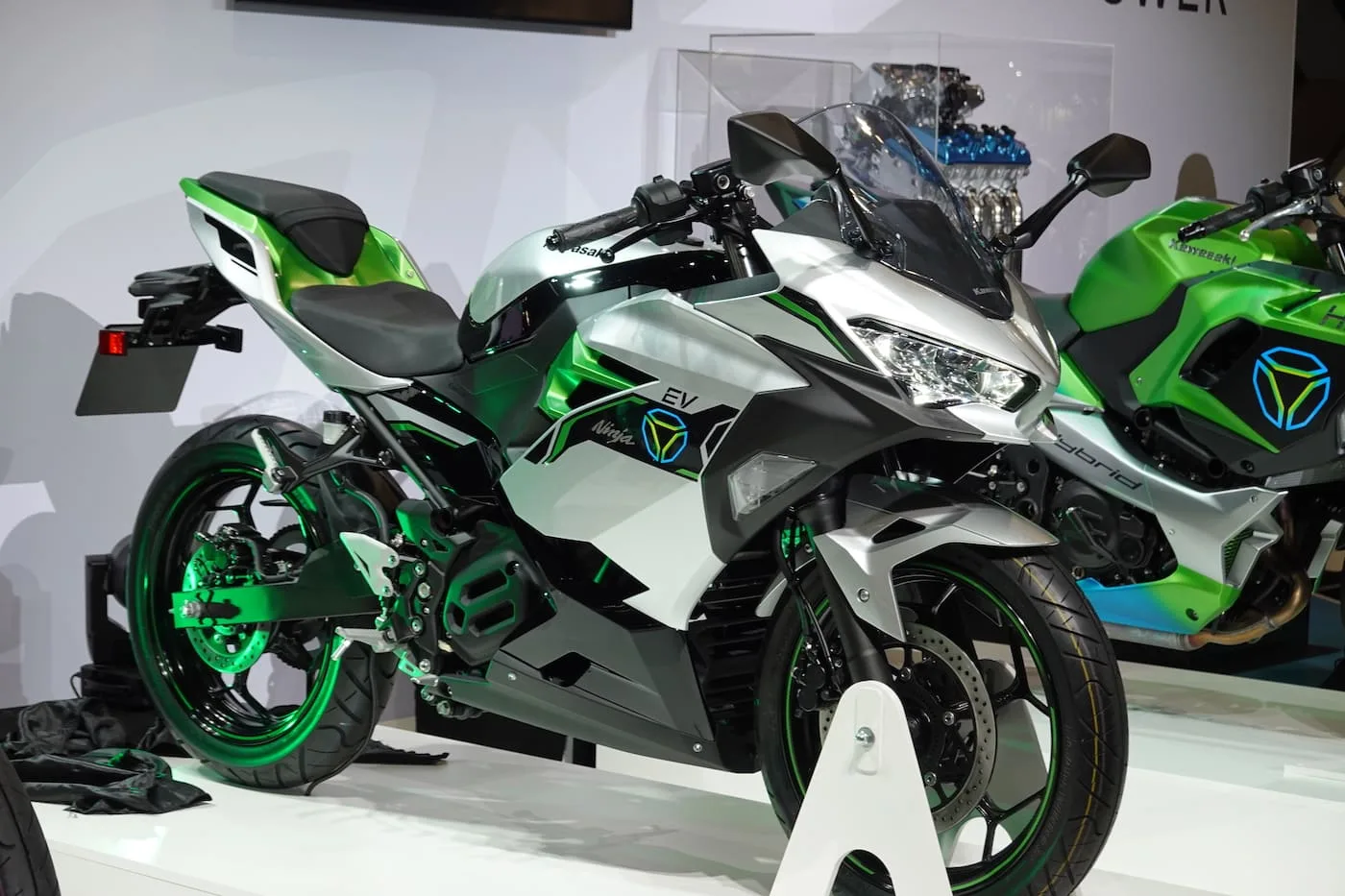 First Look At Electric Kawasaki Ninja And Kawasaki Z E Motorcycles