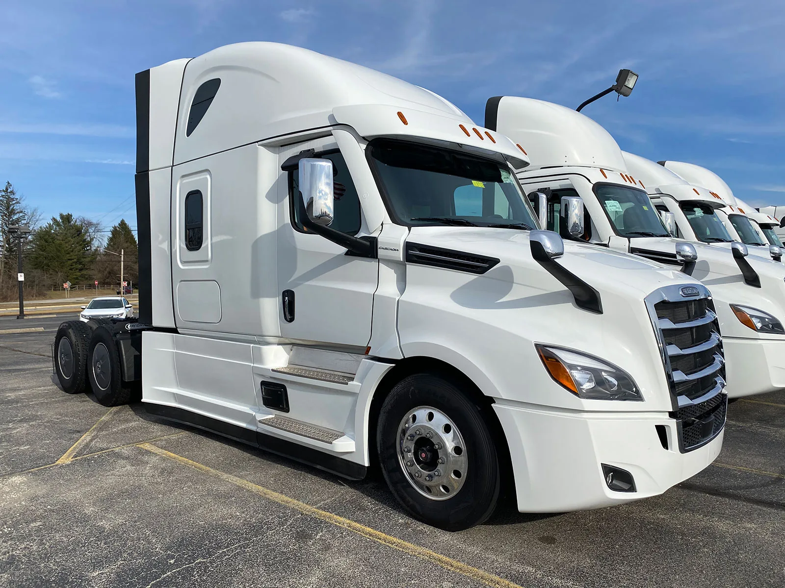 Freightliner Cascadia 126 Tandem Axle 72 Double Bunk Sleeper Tractor Fedex Trucks
