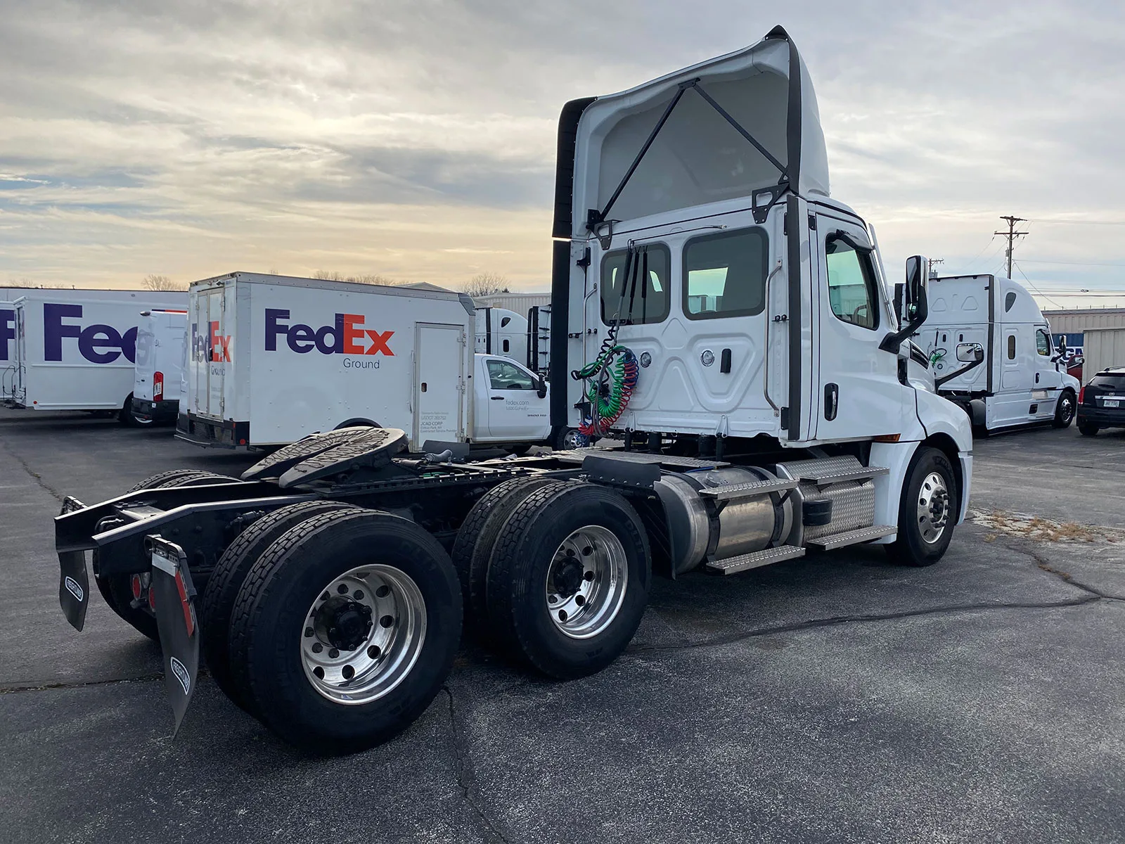 Freightliner Cascadia 2025 Parts Pier Mellicent