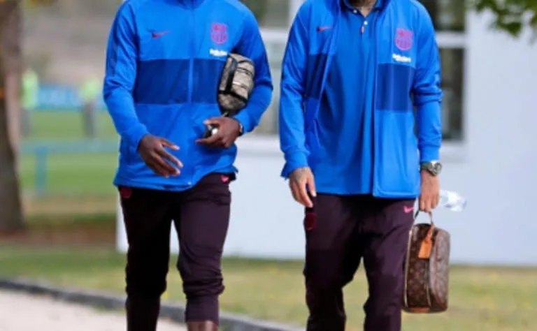 Fue Campeón Del Mundial Se Hizo Partner De Vidal En El Barcelona Y Está Sin Club Por Un