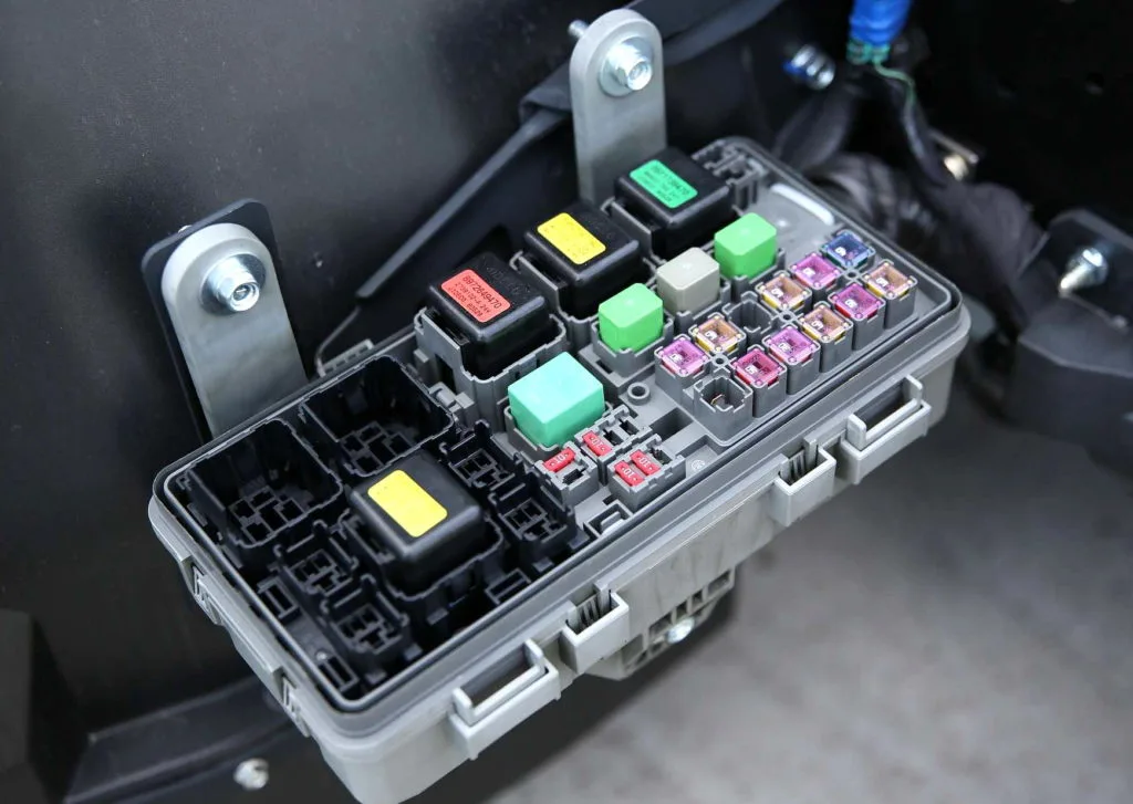 Fuse Box Diagram Isuzu N Series Elf And Relay With 52 Off