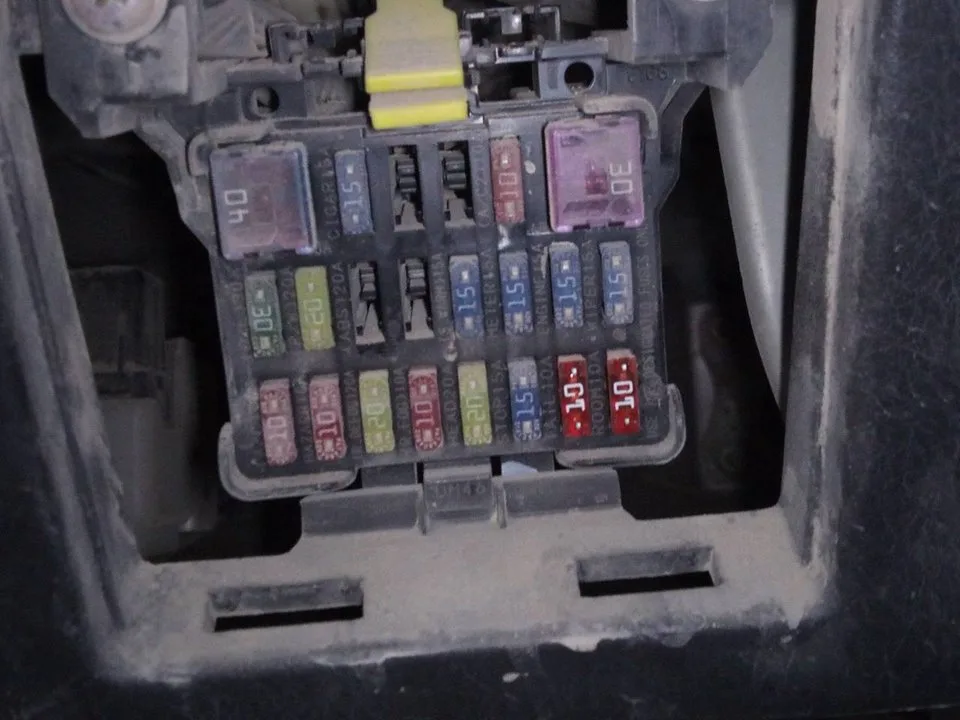 Fuse Box Ford Ranger Er Eq R 2 5 Td 4X4 7674229 B Parts