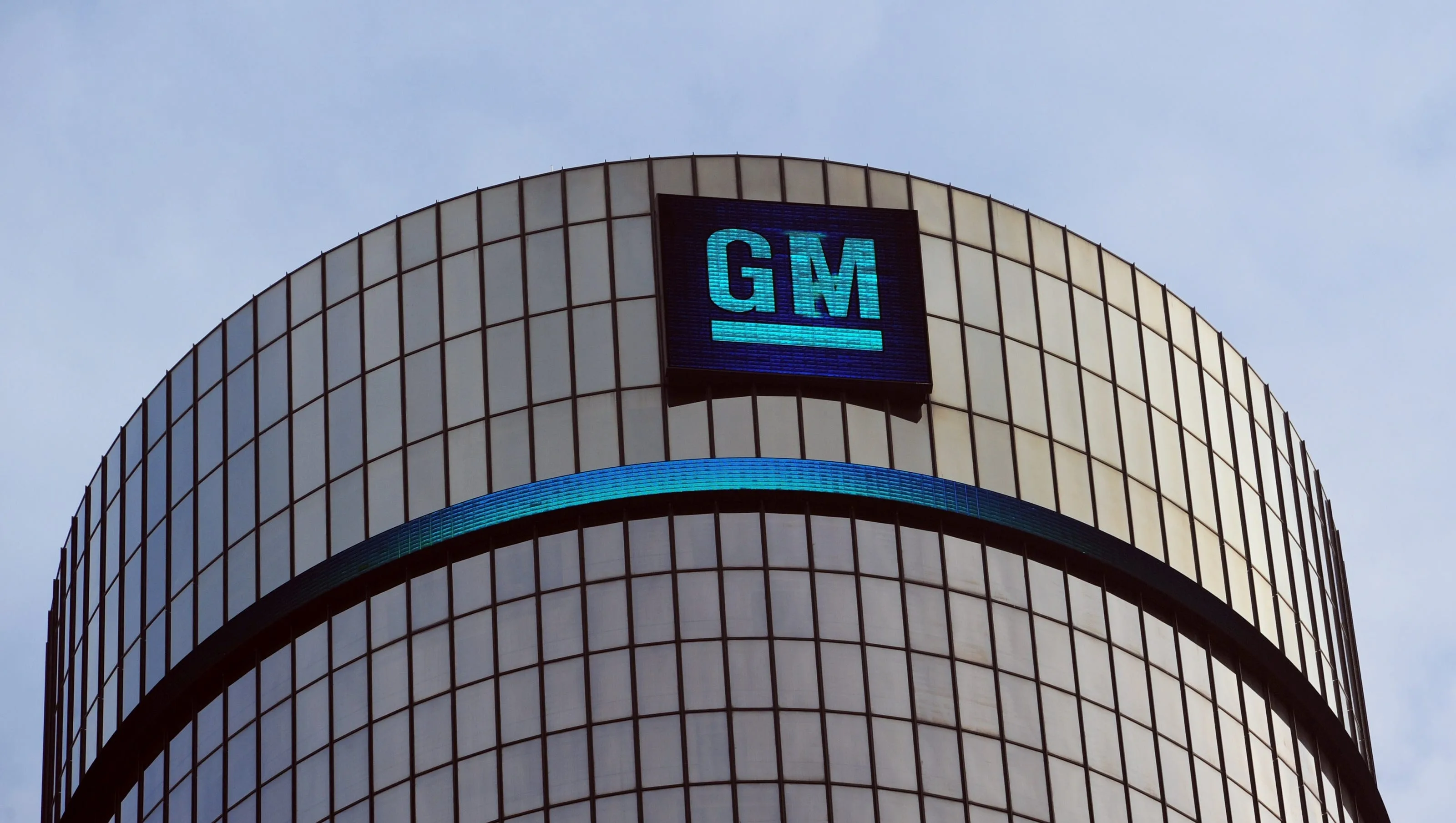 Gm Reports 2 2 Us Sales Dip In 3Rd Quarter Cites Lower Fleet Demand