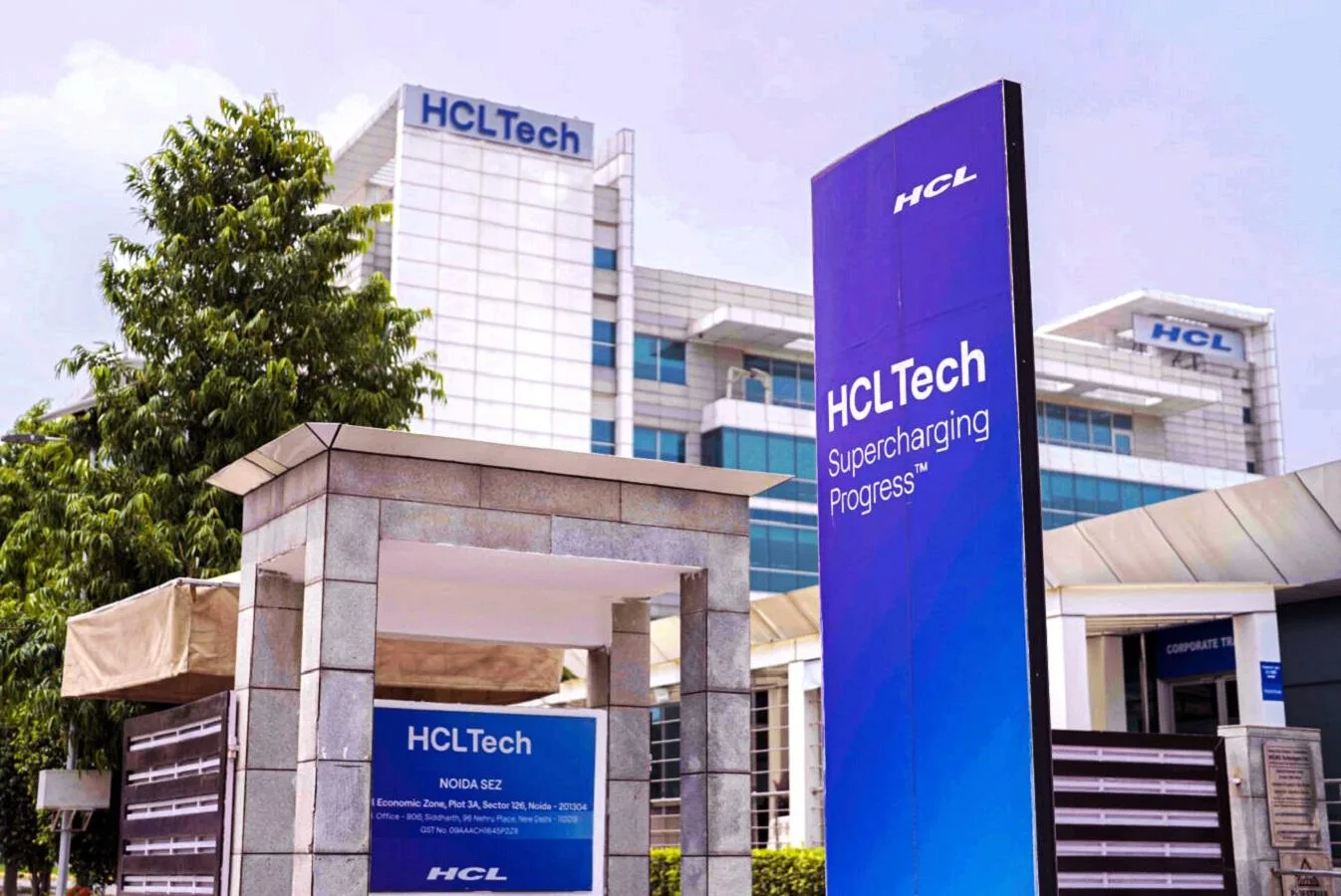 Hcltech Q2Fy24 Result Net Profit Up 9 9 At Rs 3 883 Cr Attrition Drops Company Results