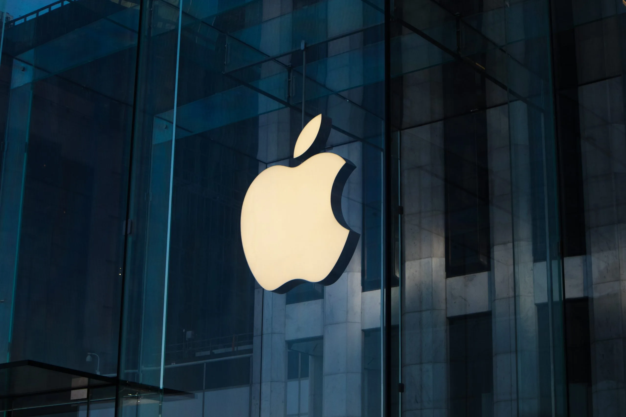 How The Apple Logo Evolved From Newton Sitting To Bite Techicy