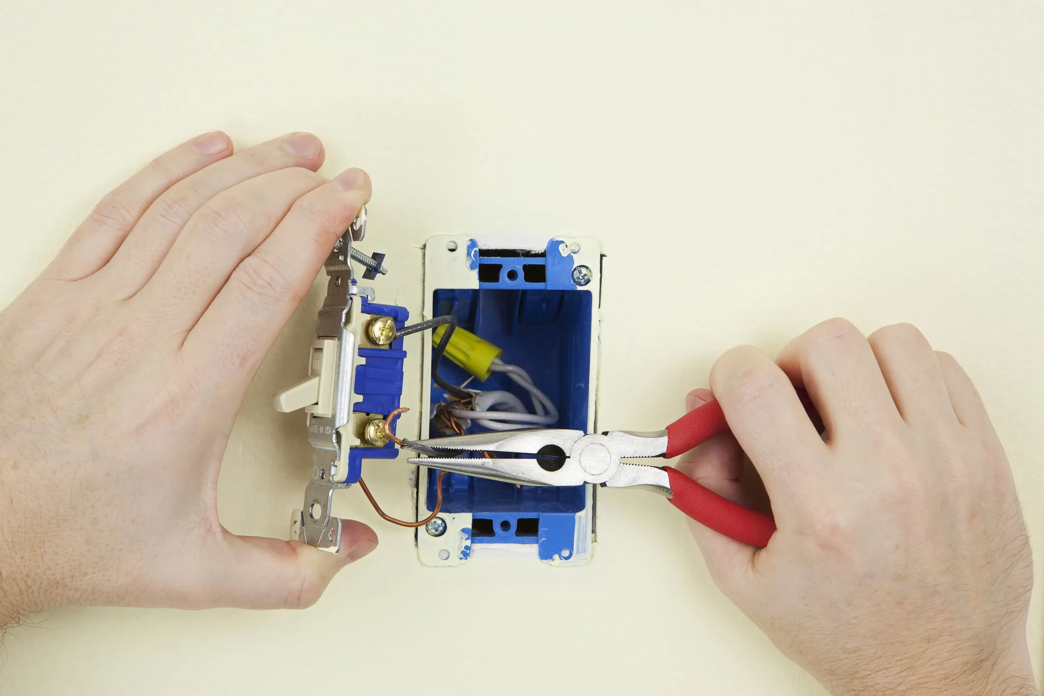 How To Wire Single Pole Light Switch Electrical Basics